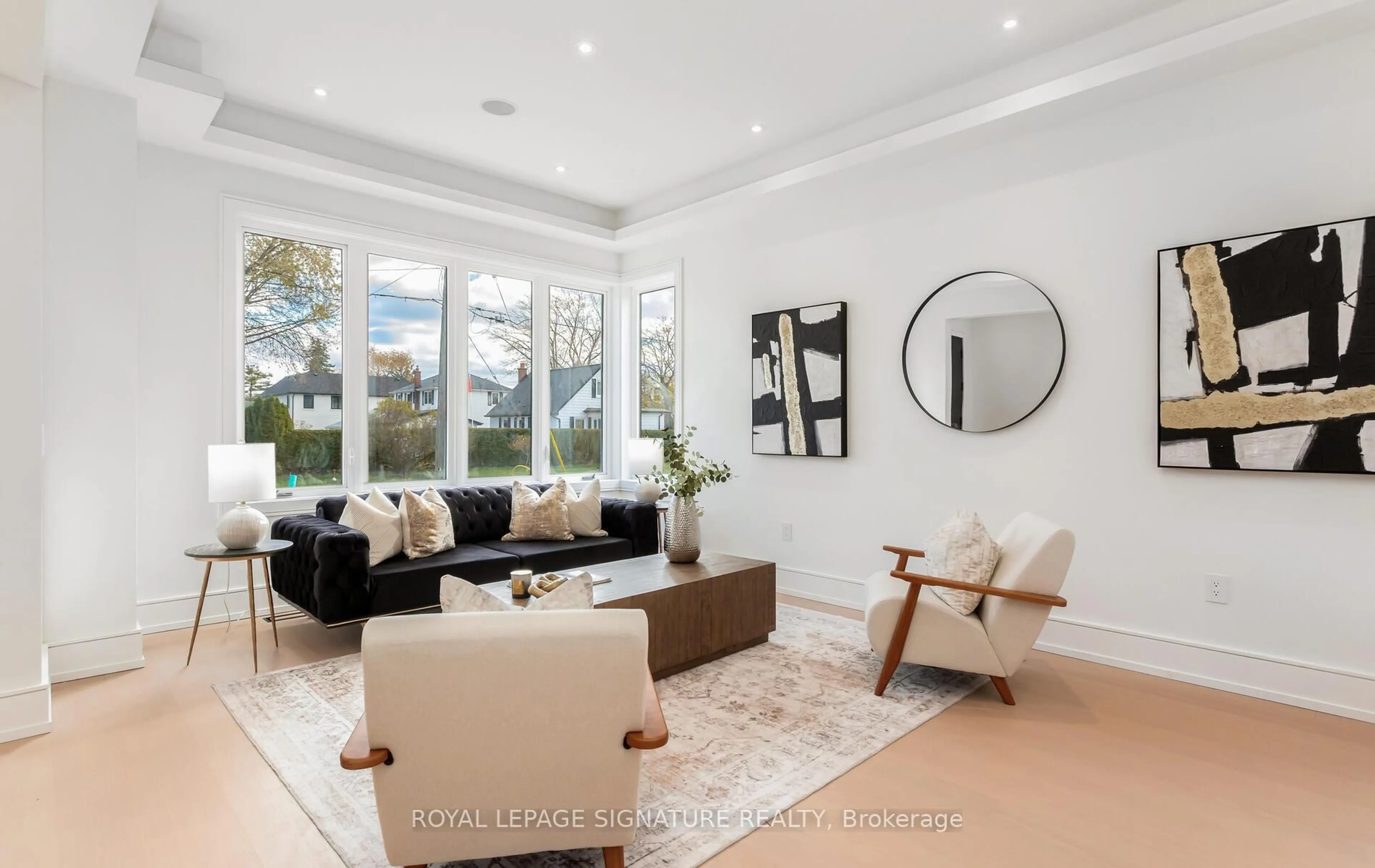 Living room with furniture, unknown for 365 Jumna Ave, Mississauga Ontario L5G 1Y5