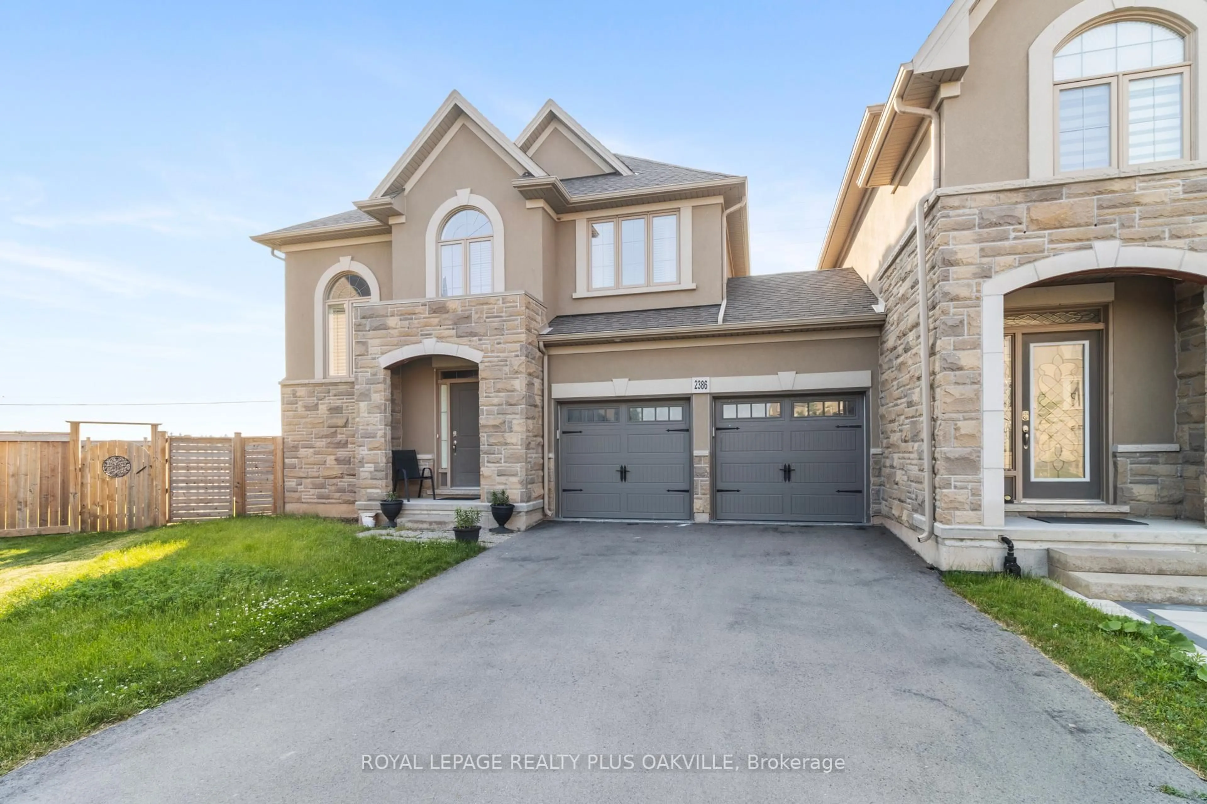 Home with brick exterior material, street for 2386 Natasha Circ, Oakville Ontario L6M 1P2