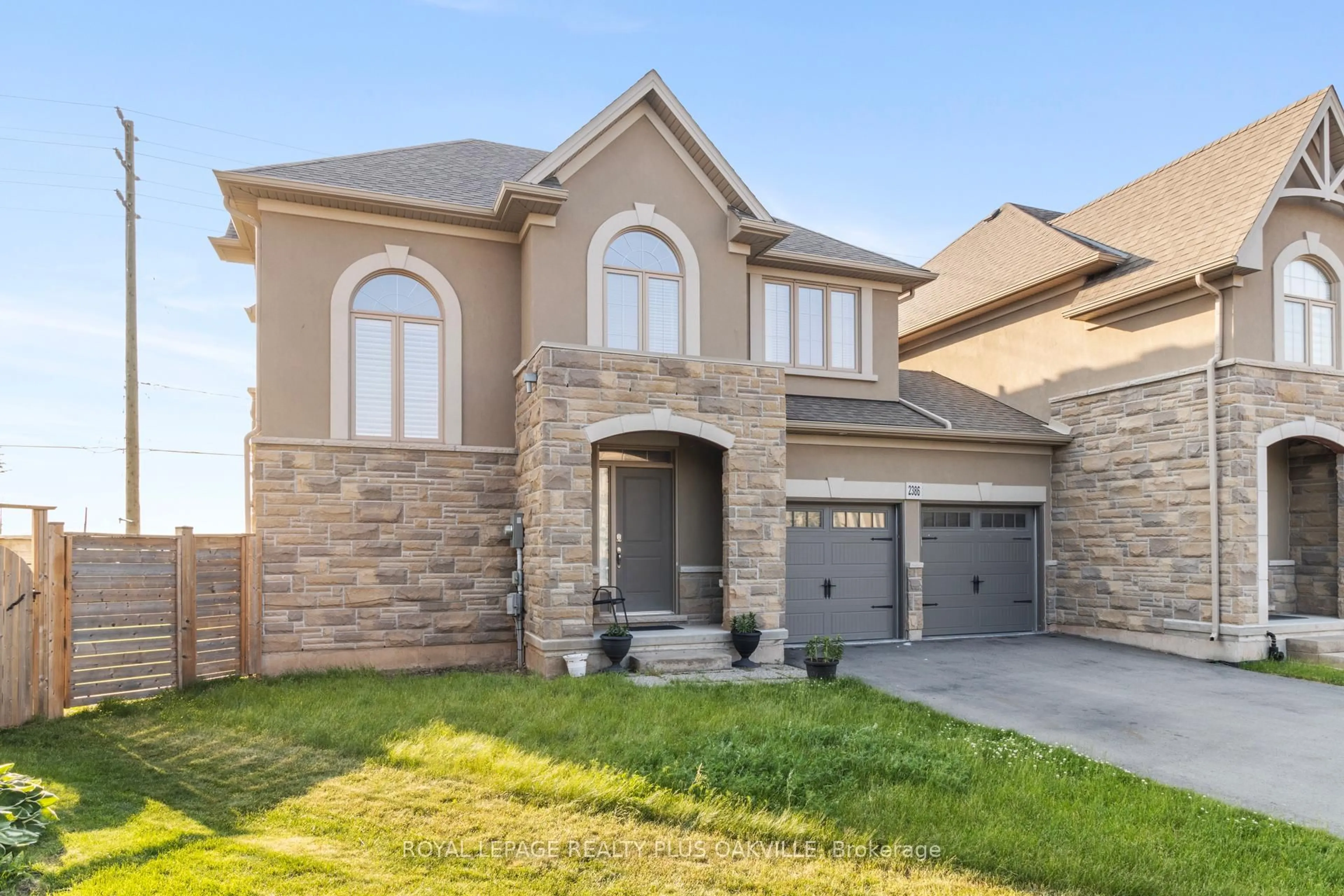 Home with brick exterior material, street for 2386 Natasha Circ, Oakville Ontario L6M 1P2