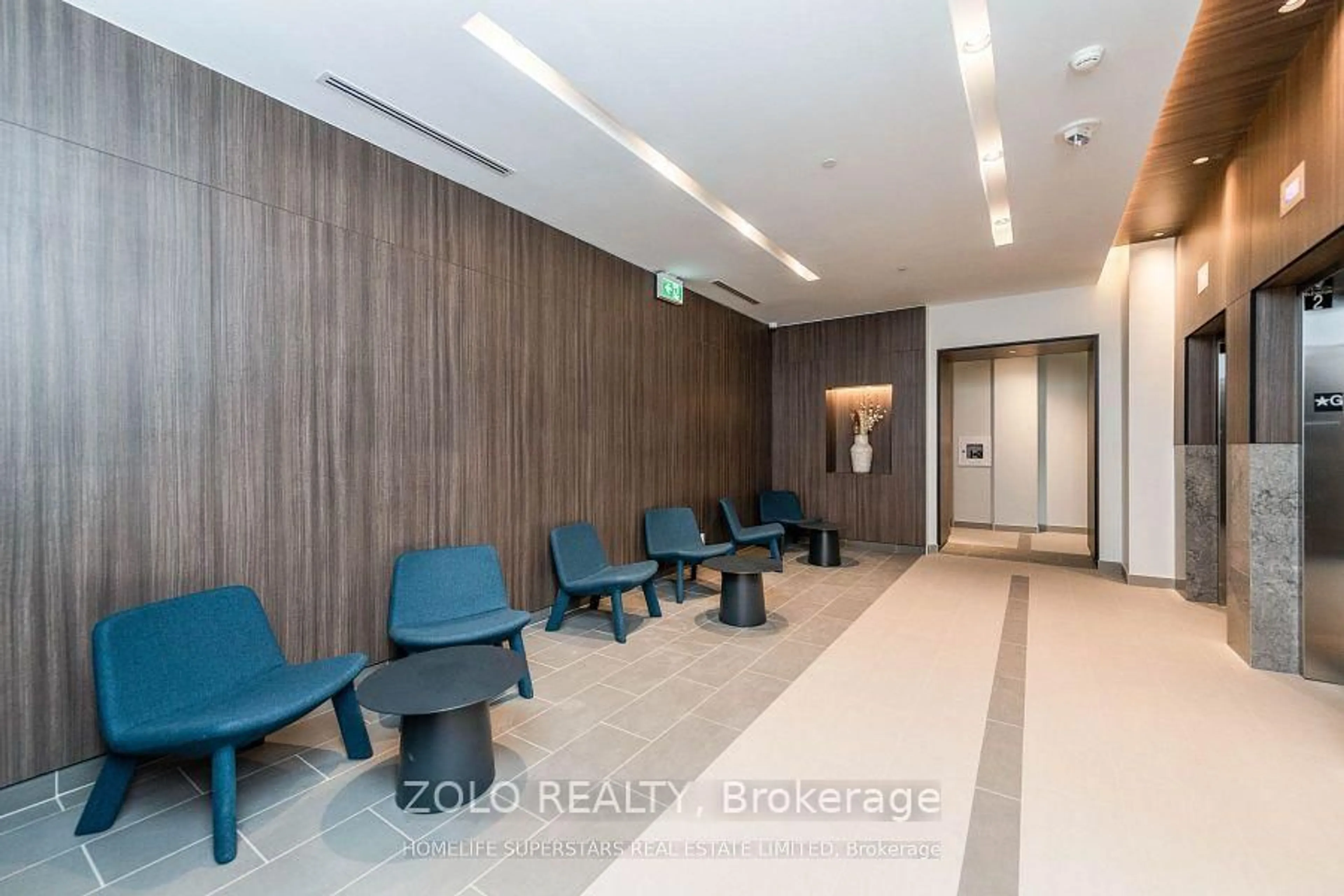 Indoor foyer for 1787 St. Clair Ave #304, Toronto Ontario M6N 0B2