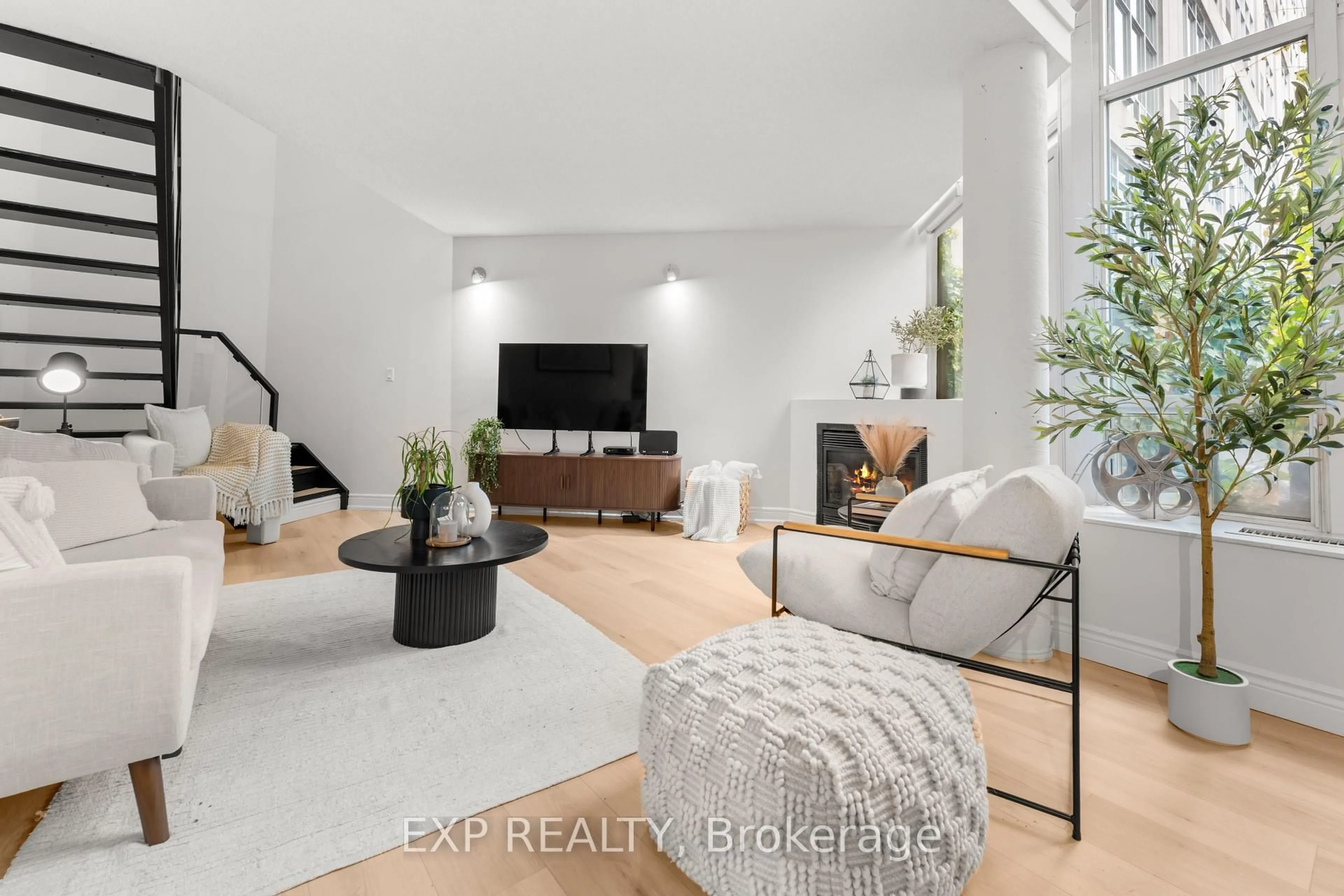 Living room with furniture, unknown for 250 Manitoba St #501, Toronto Ontario M8Y 4G8