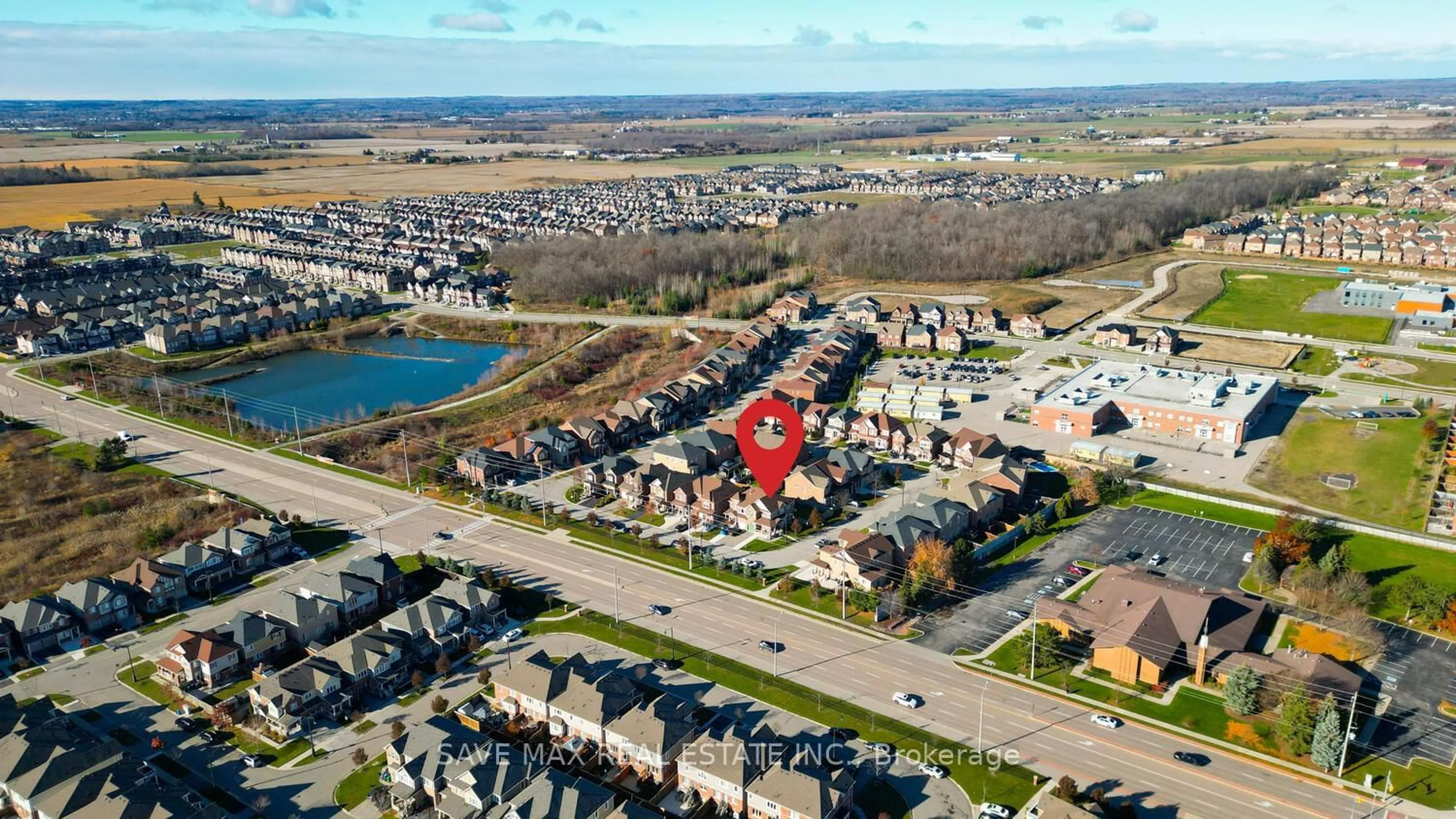 A pic from outside/outdoor area/front of a property/back of a property/a pic from drone, unknown for 39 Divinity Circ, Brampton Ontario L7A 3Y4