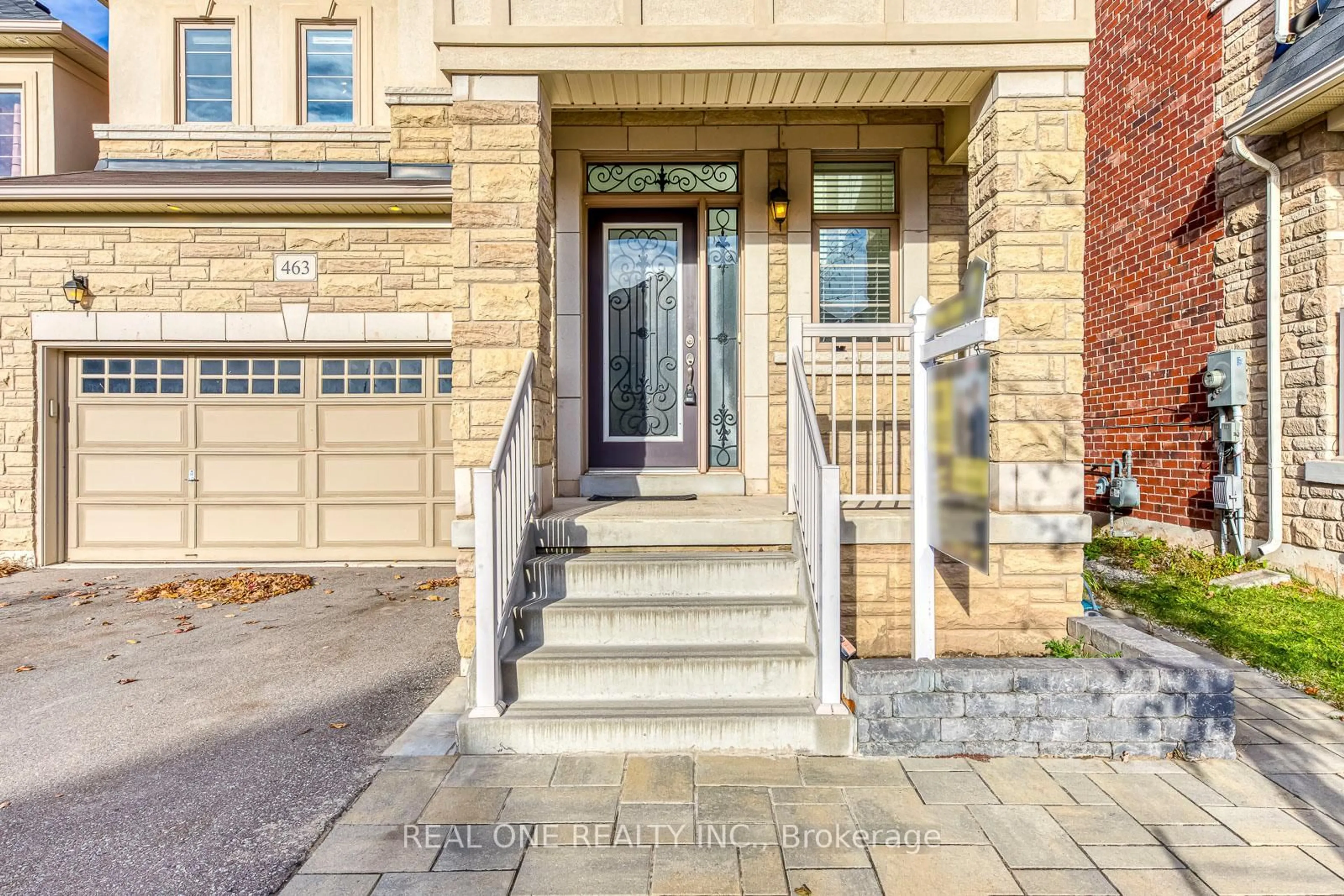Indoor entryway for 463 Grindstone Tr, Oakville Ontario L6H 7H5