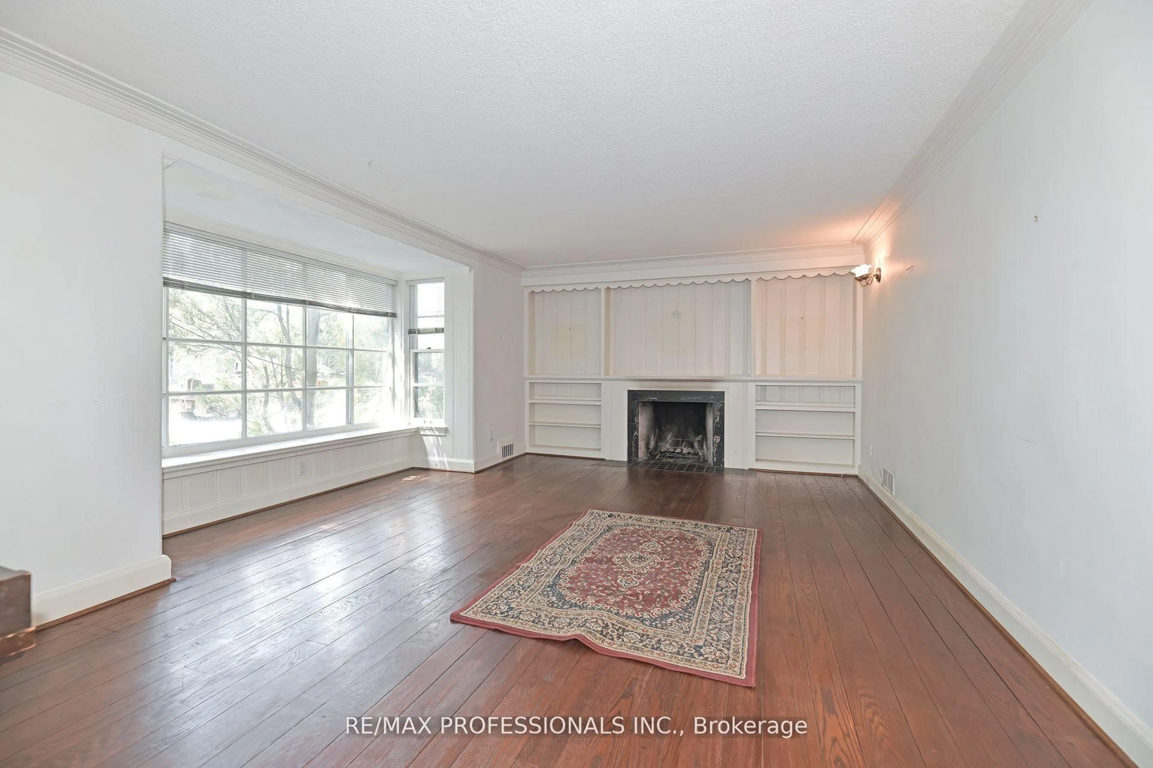 A pic of a room for 1161 Royal York Rd, Toronto Ontario M9A 4B2