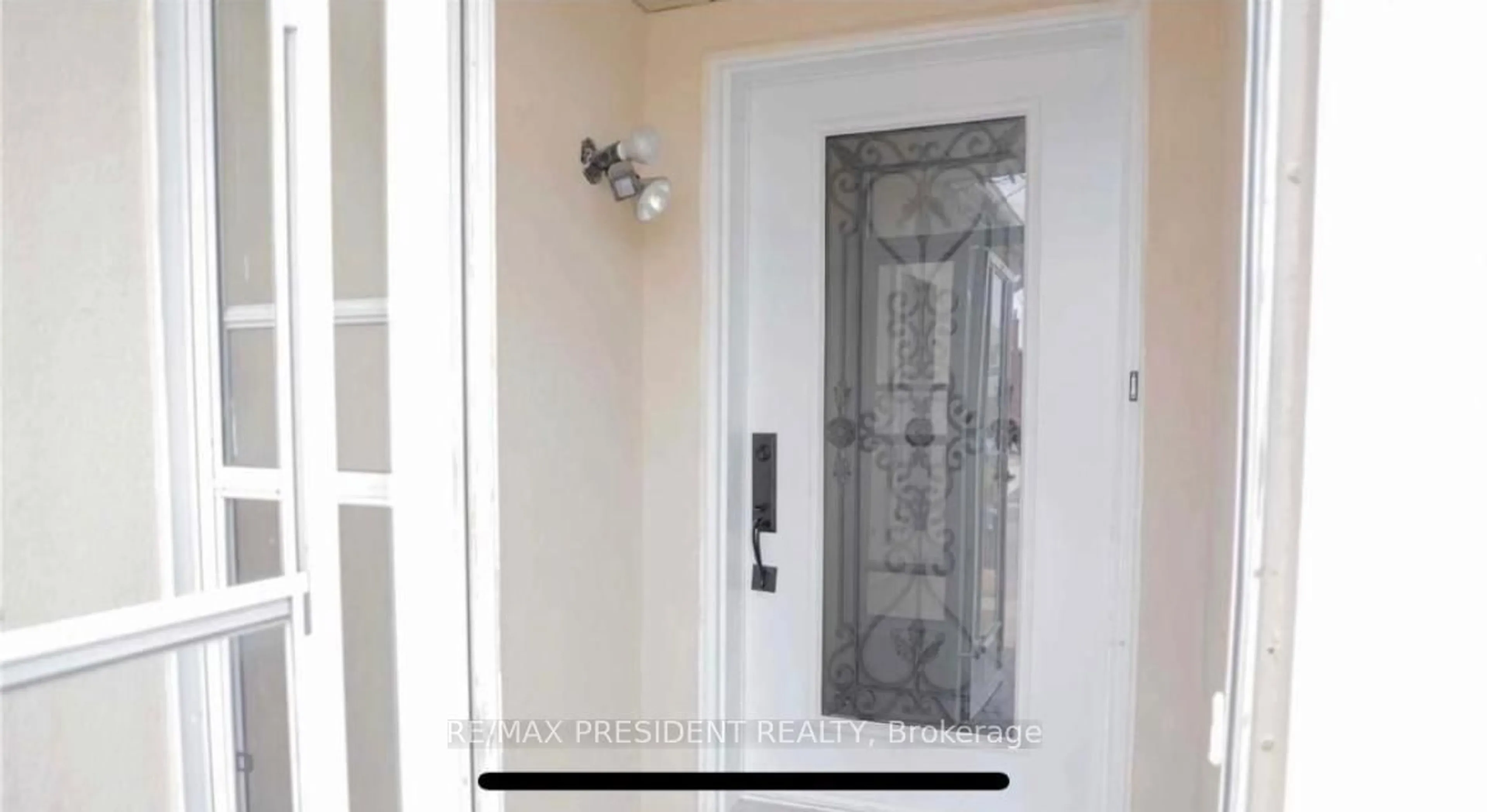 Indoor entryway for 146 Havelock Dr, Brampton Ontario L6W 4G3