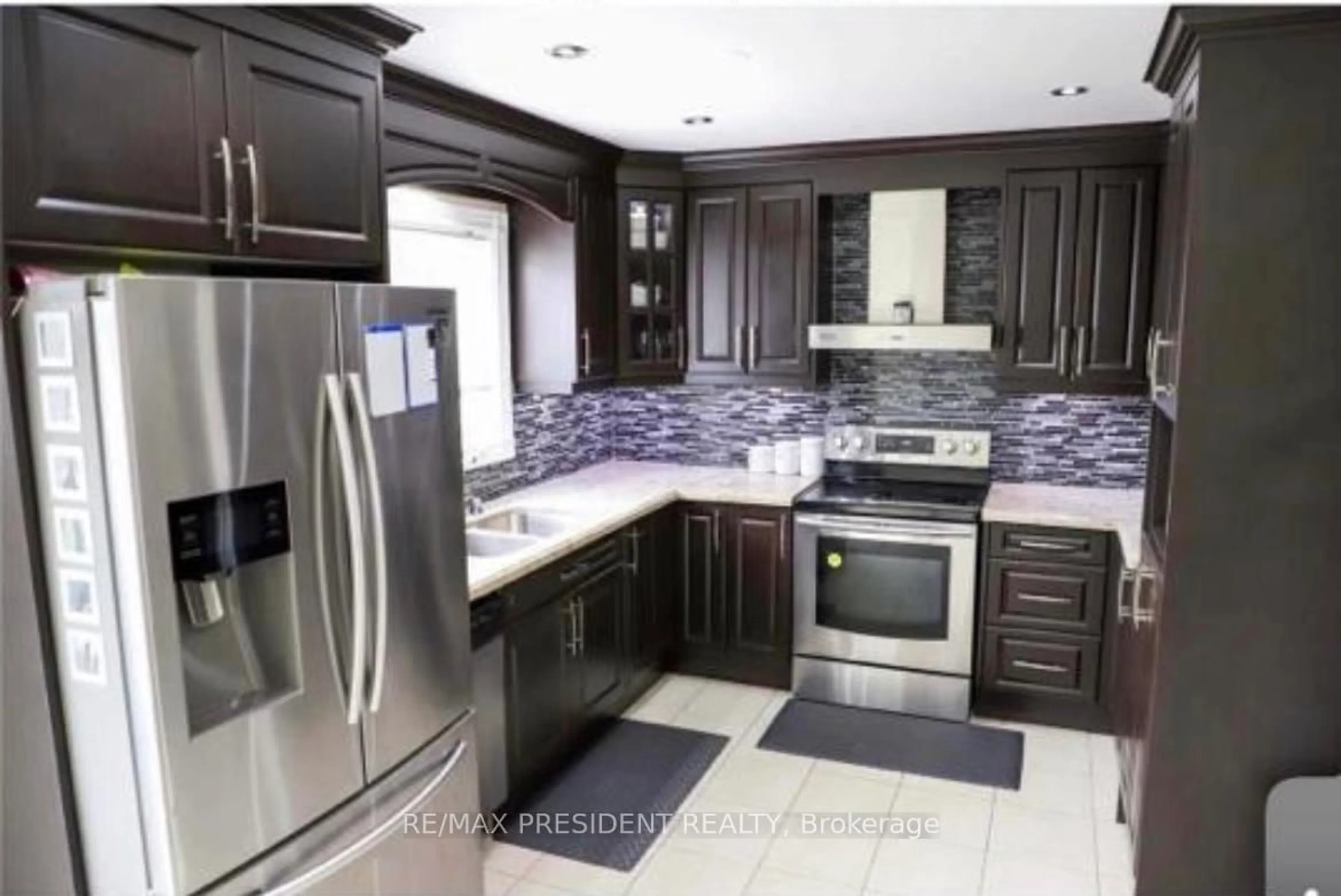 Contemporary kitchen, ceramic/tile floor for 146 Havelock Dr, Brampton Ontario L6W 4G3