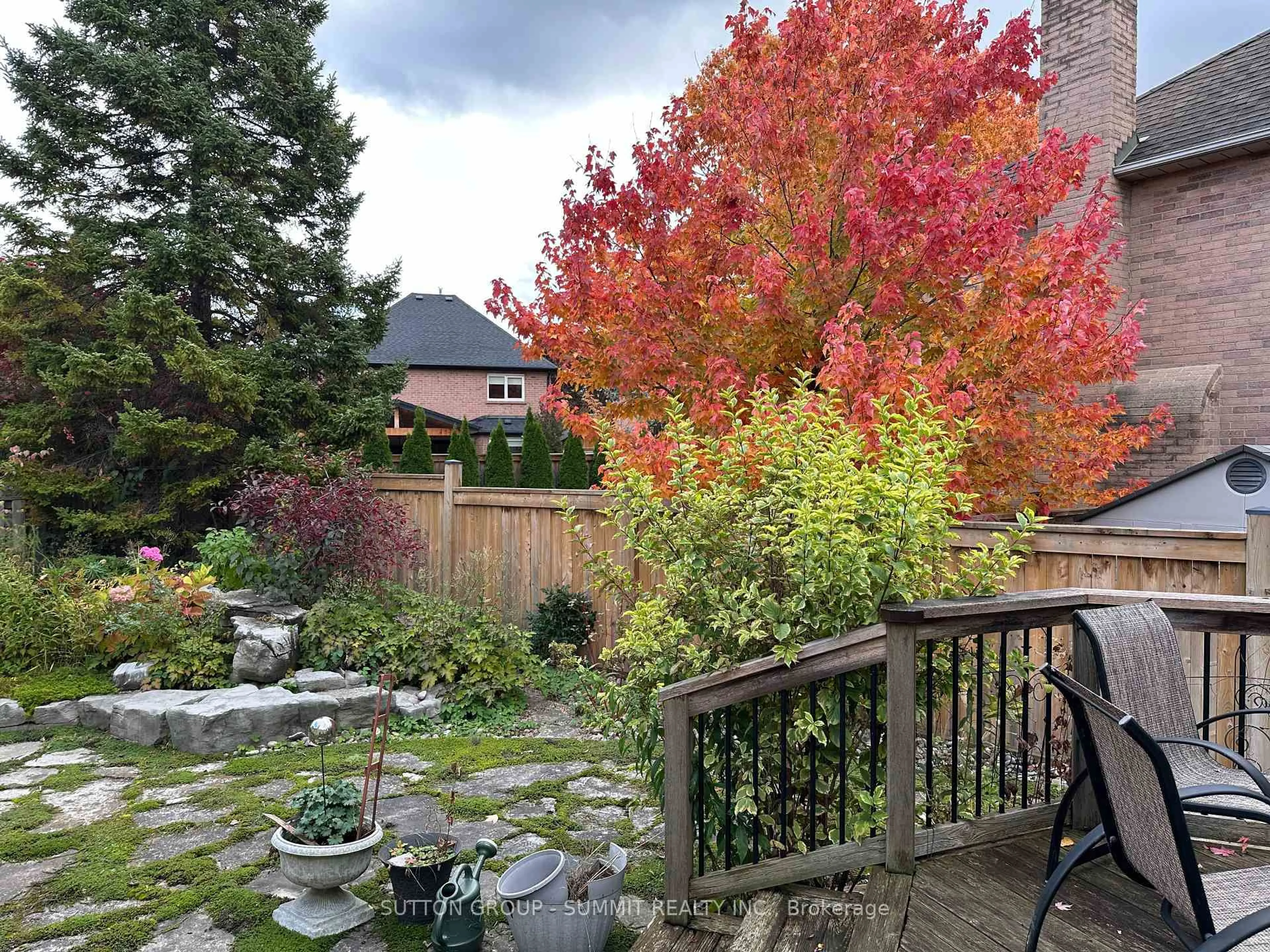 Patio, forest/trees view for 1423 Ravensmoor Cres, Mississauga Ontario L5M 3L1