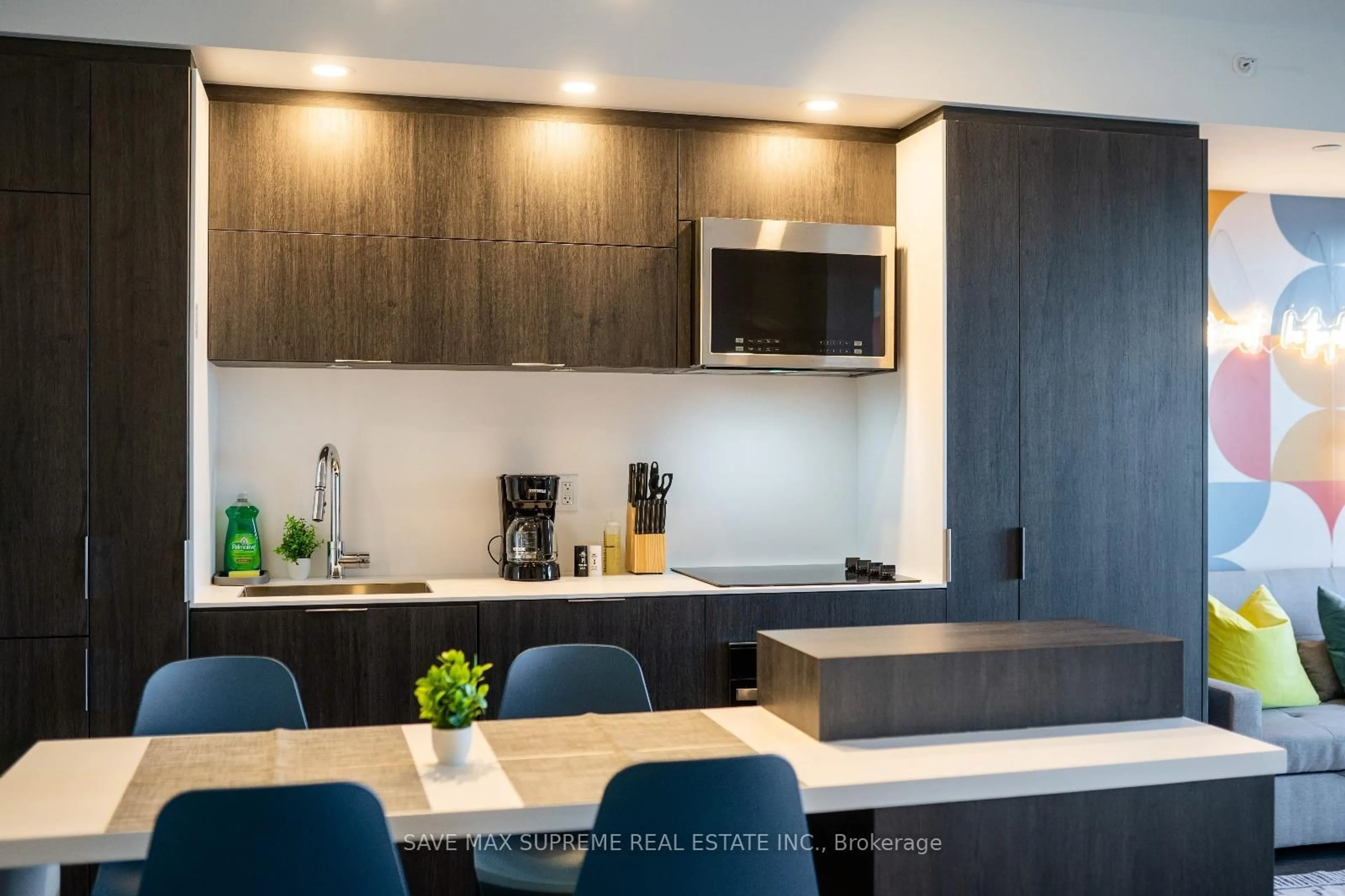 Contemporary kitchen, unknown for 370 Martha St #1406, Burlington Ontario L7R 0G9