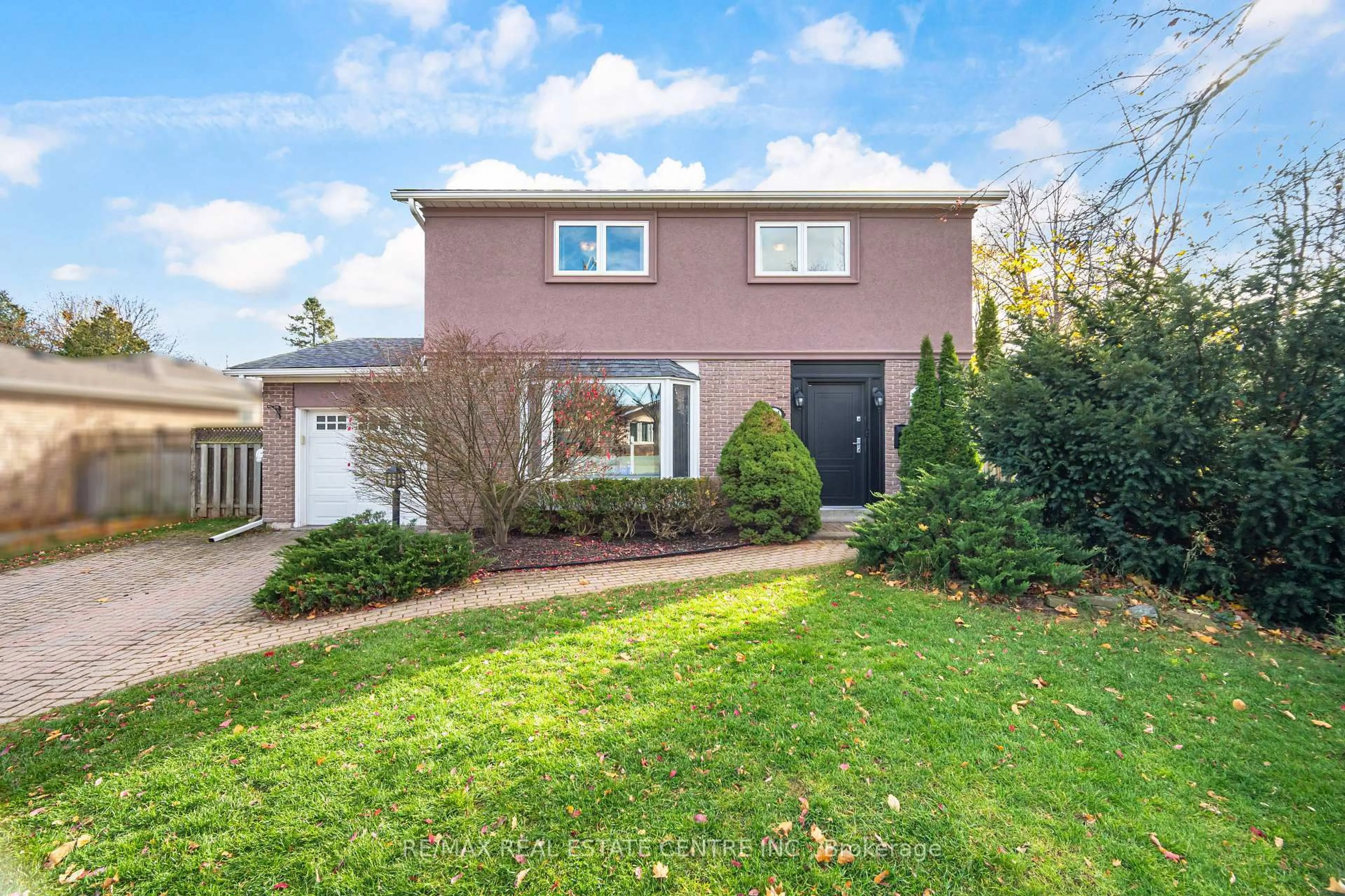 Home with brick exterior material, street for 434 Withnell Cres, Oakville Ontario L6L 1L9