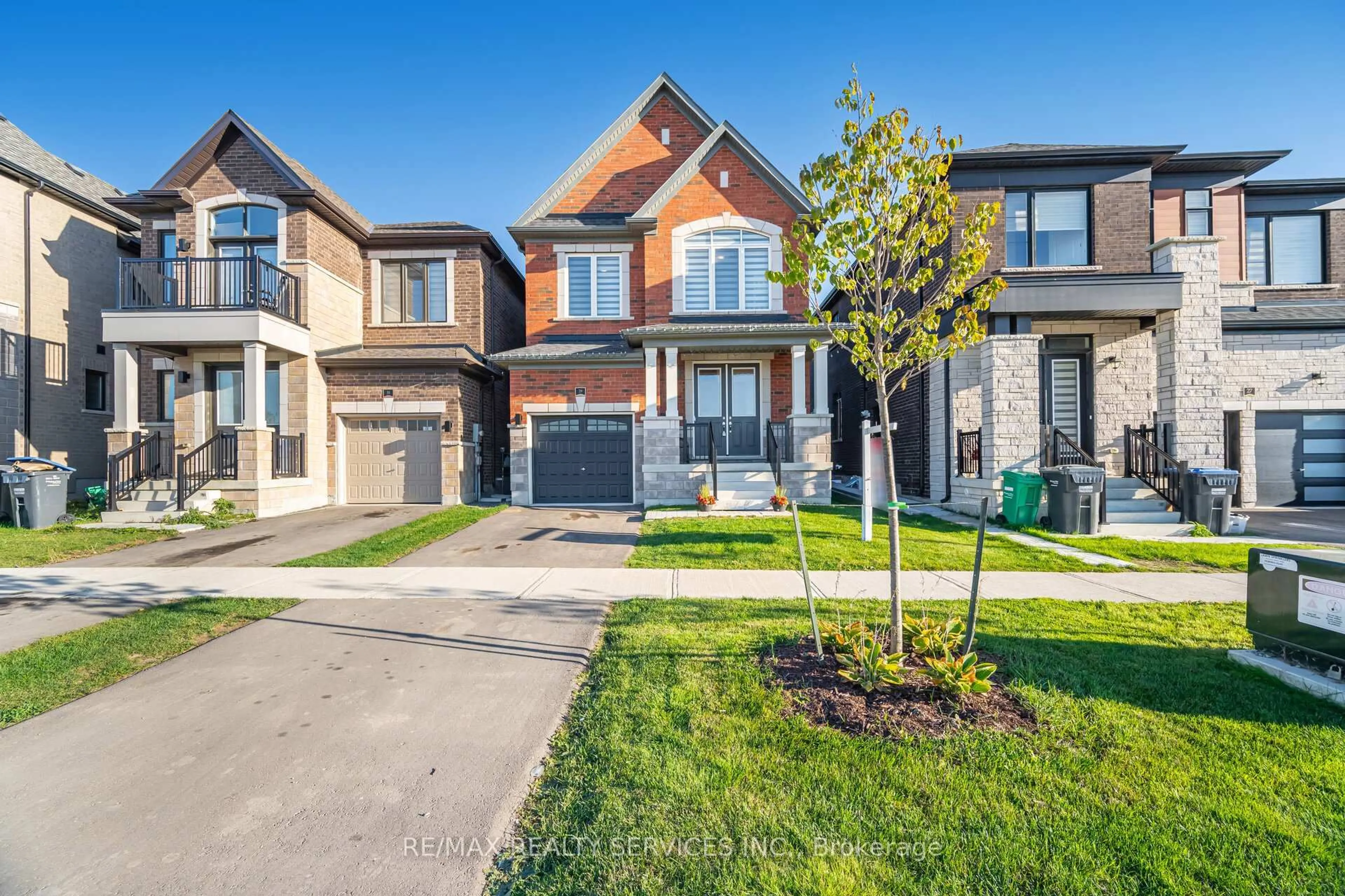 Home with brick exterior material, street for 29 Lippa Dr, Caledon Ontario L7C 4M3