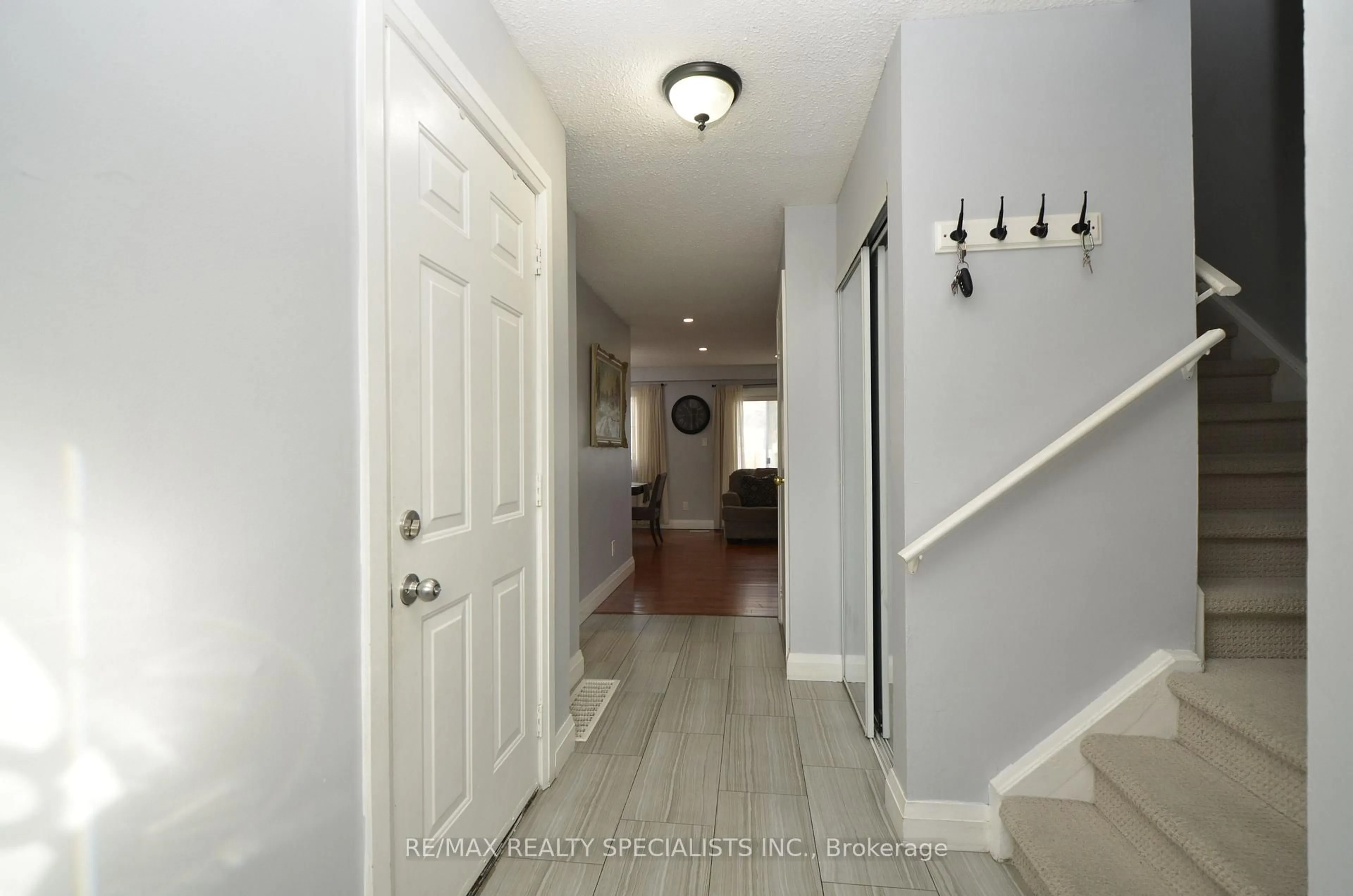 Indoor entryway for 5610 Montevideo Rd #55, Mississauga Ontario L5N 2N9