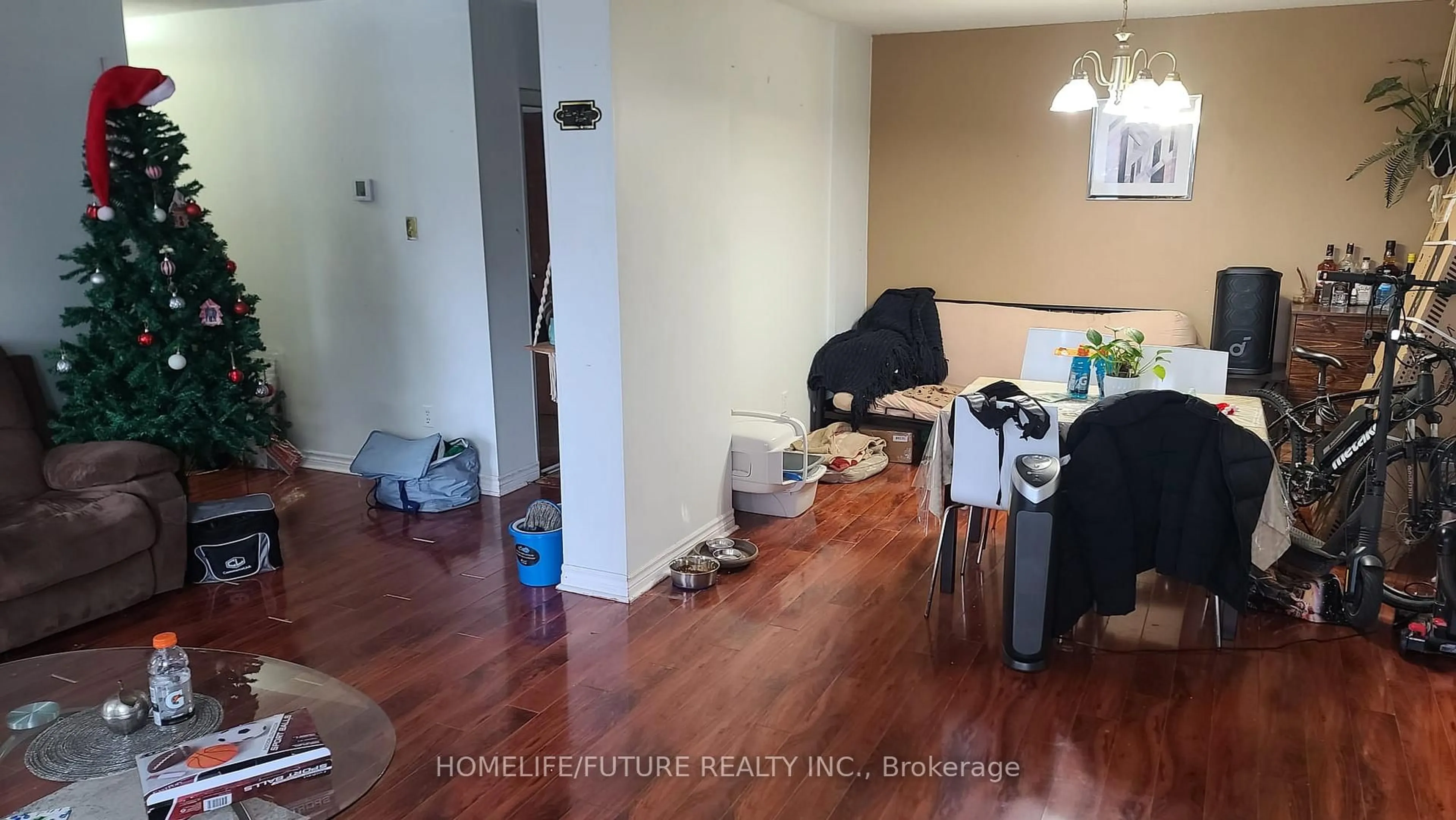 A pic of a room for 20 Mississauga Valley Blvd #310, Mississauga Ontario L5A 3S1