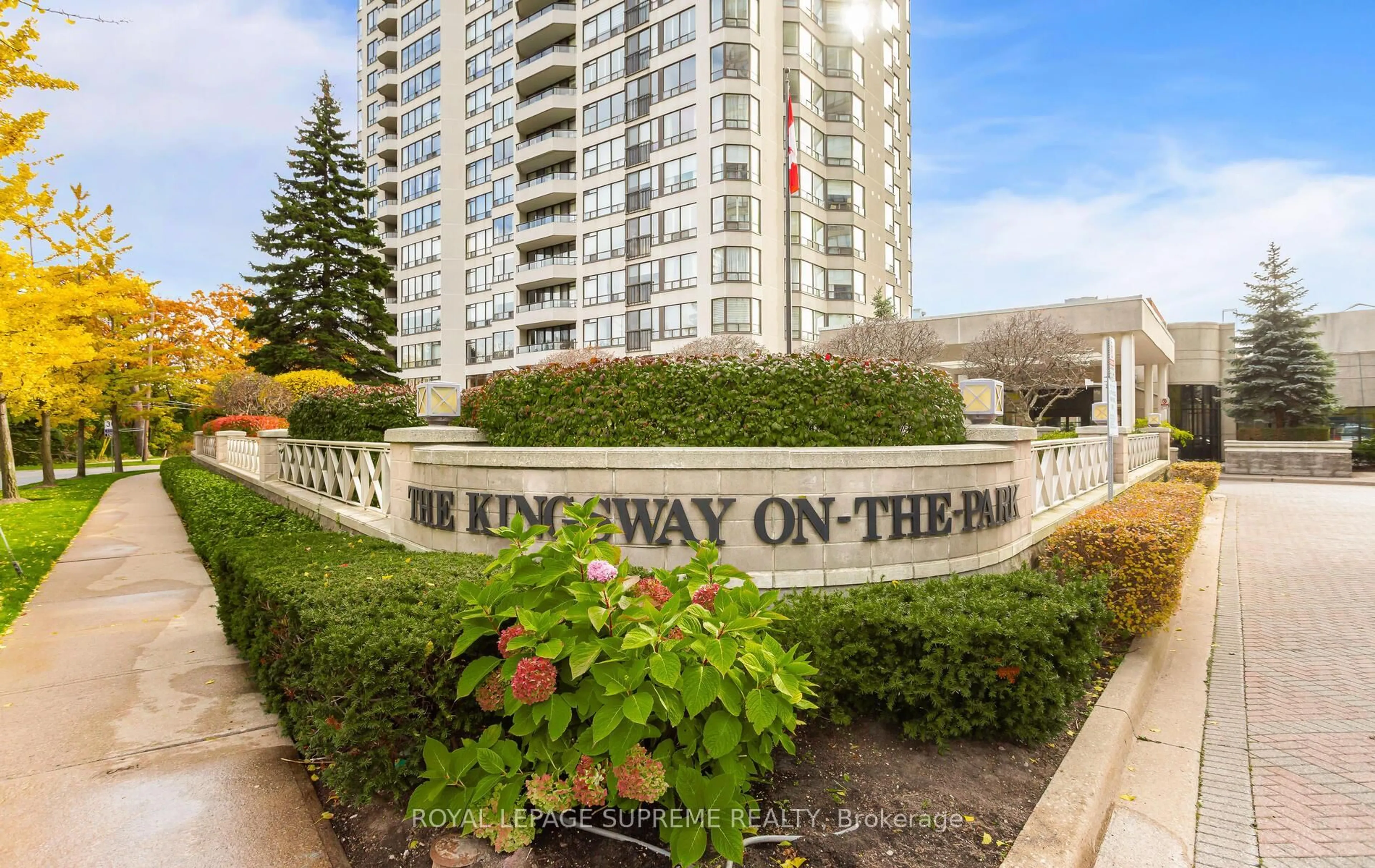 Indoor entryway for 1 Aberfoyle Cres #1007, Toronto Ontario M8X 2X8