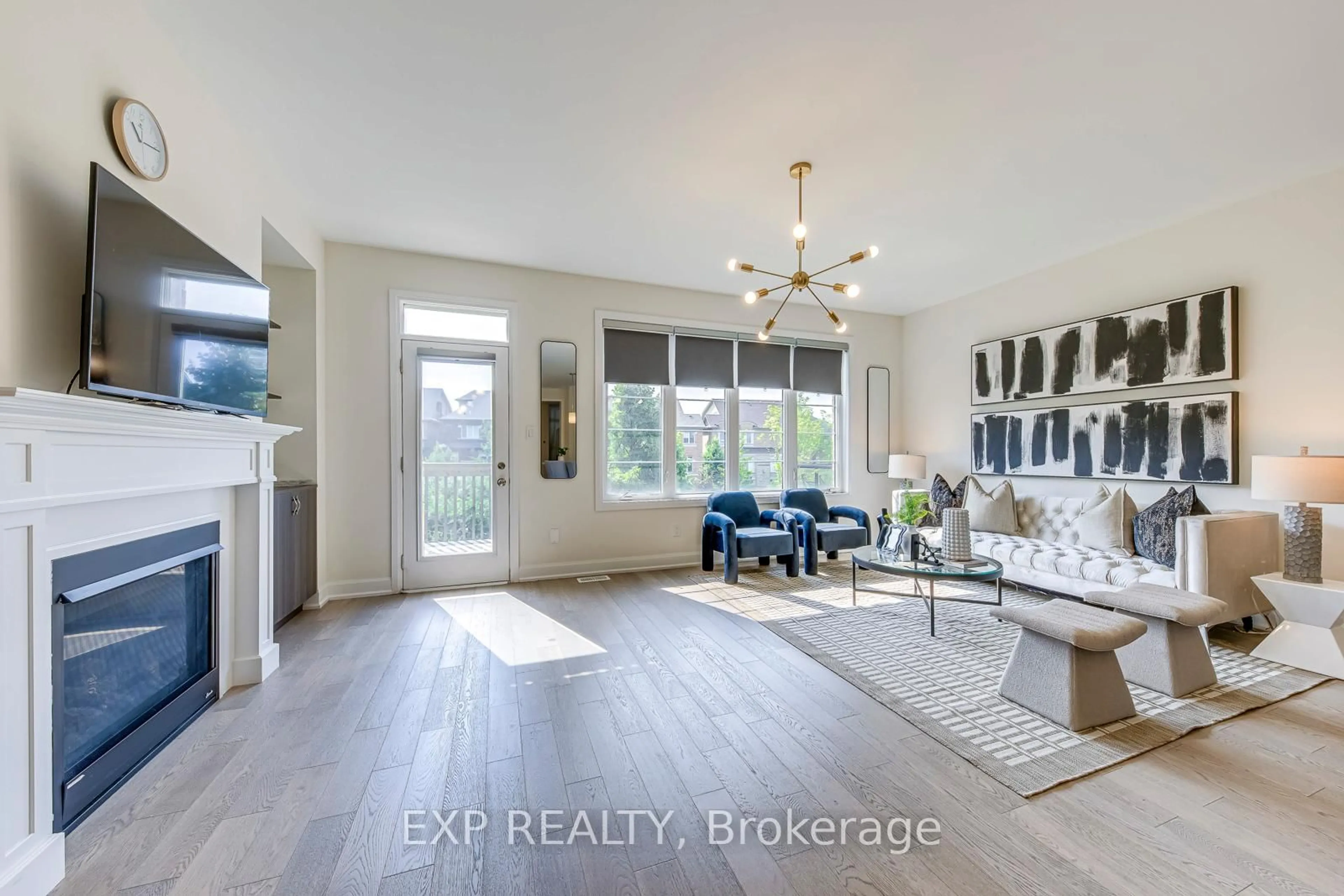 Indoor entryway for 3129 Riverpath Common #18, Oakville Ontario L6M 1P6