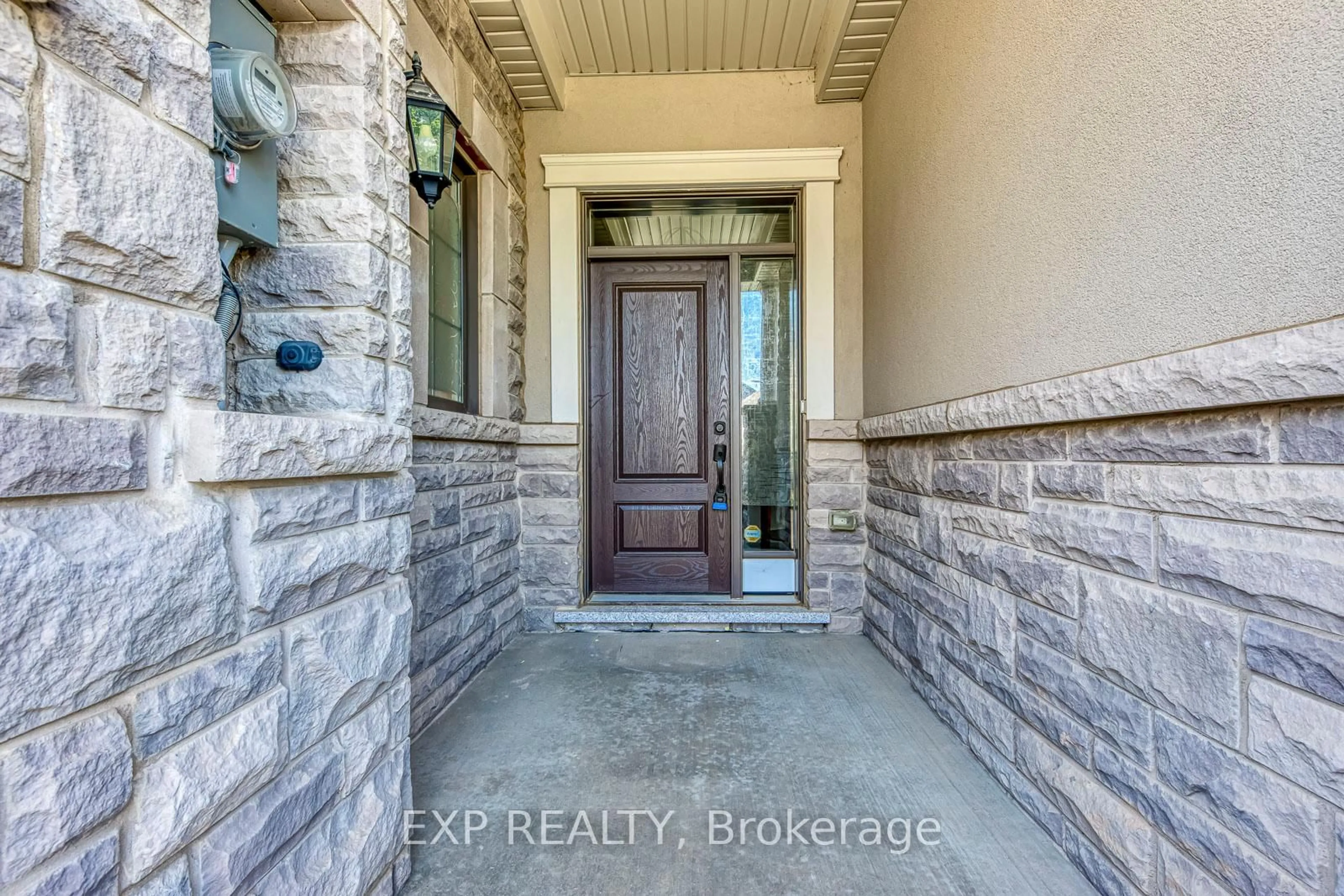 Indoor entryway for 3129 Riverpath Common #18, Oakville Ontario L6M 1P6