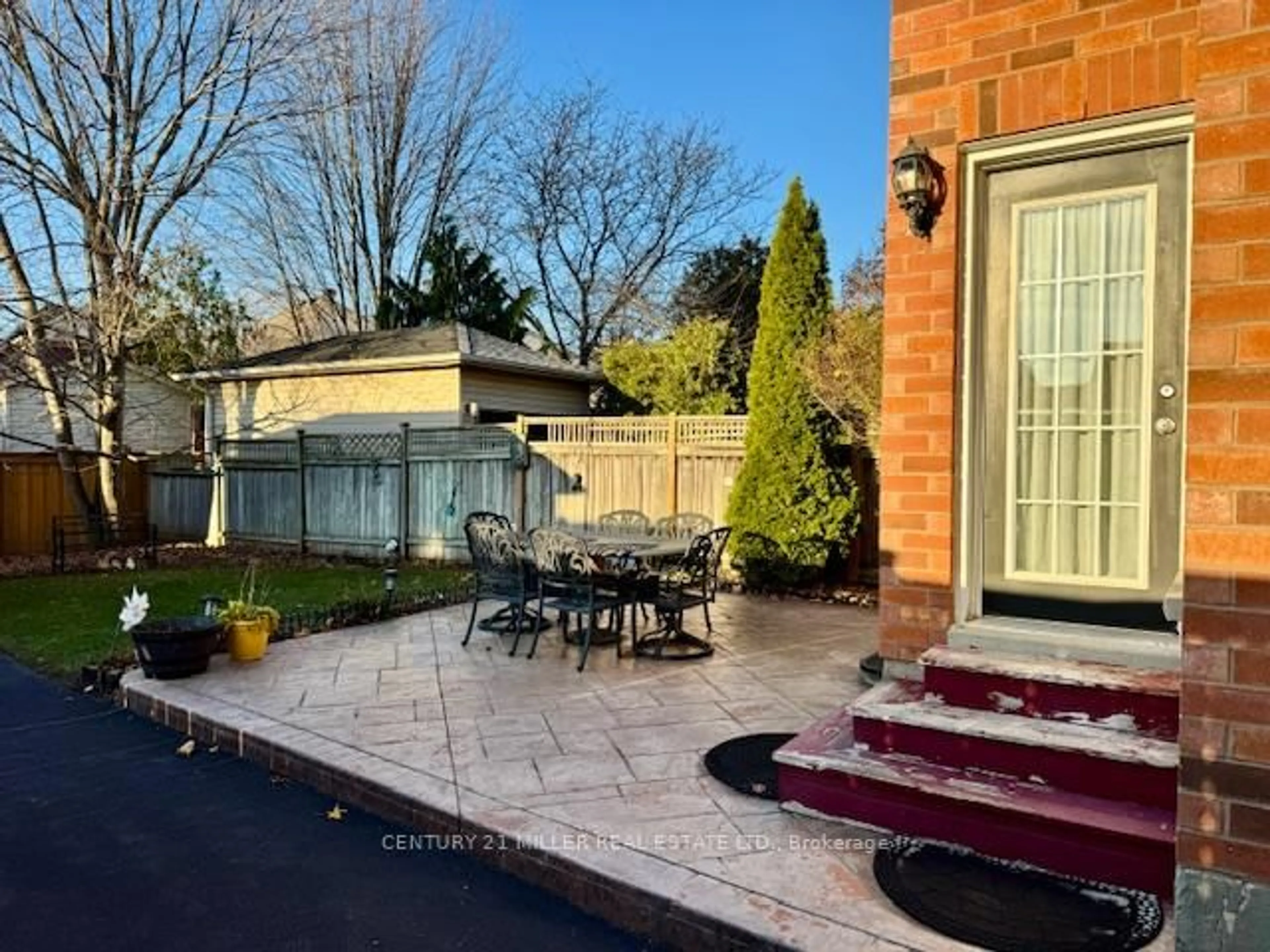 Patio, street for 2488 Capilano Cres, Oakville Ontario L6H 6L4