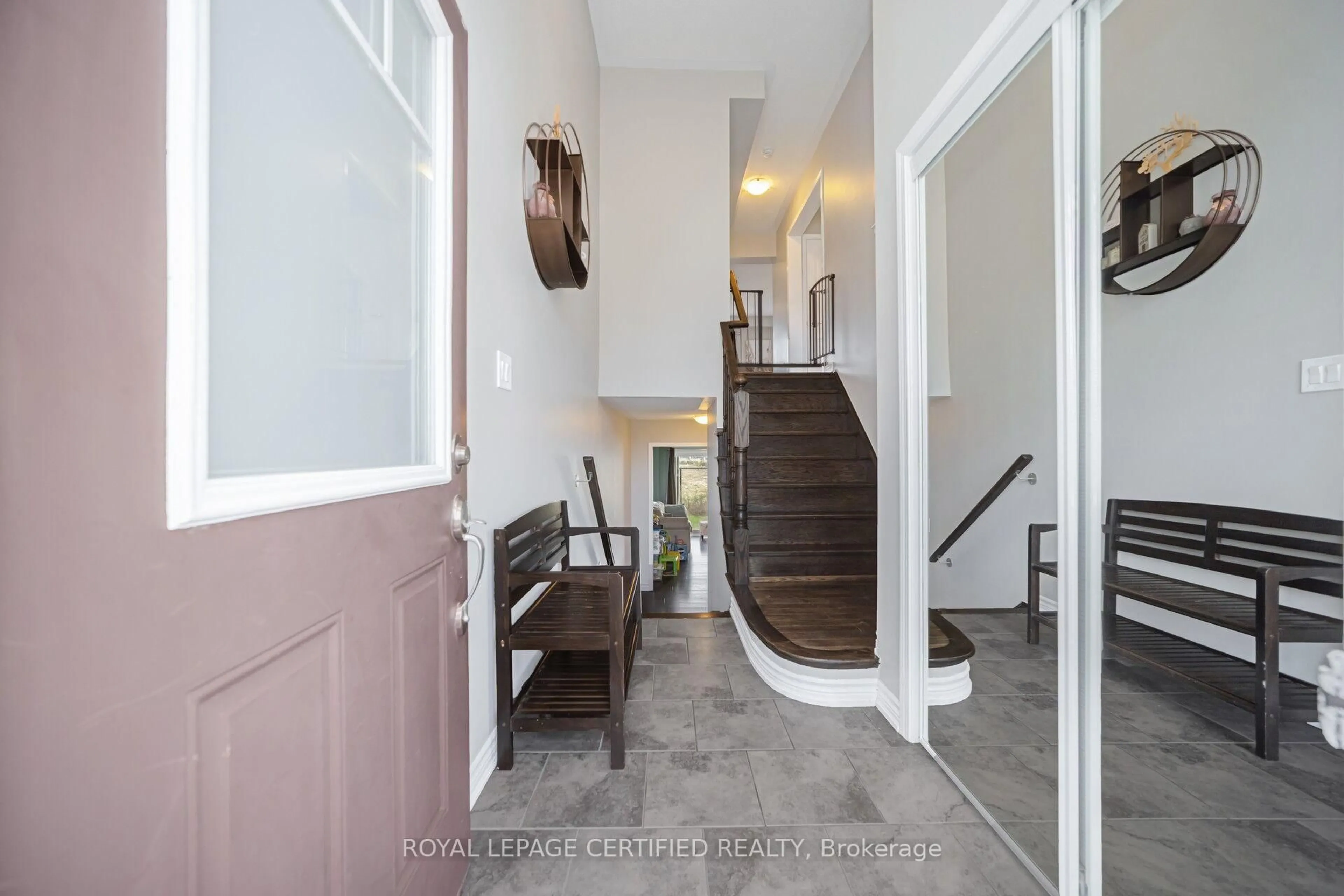 Indoor entryway for 110 Bannister Cres, Brampton Ontario L7A 0G2
