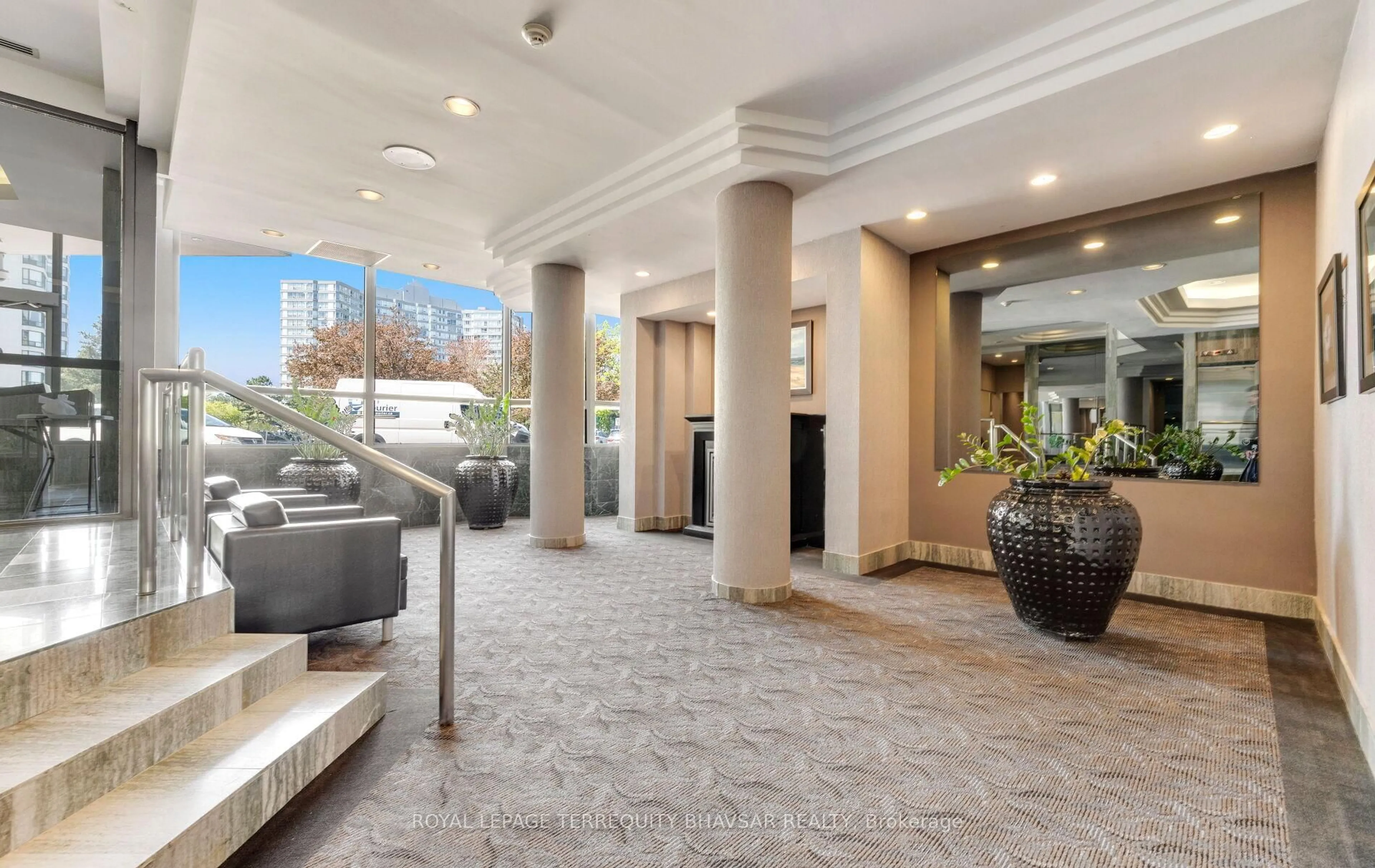 Lobby for 4450 Tucana Crt #1008, Mississauga Ontario L5R 3R4