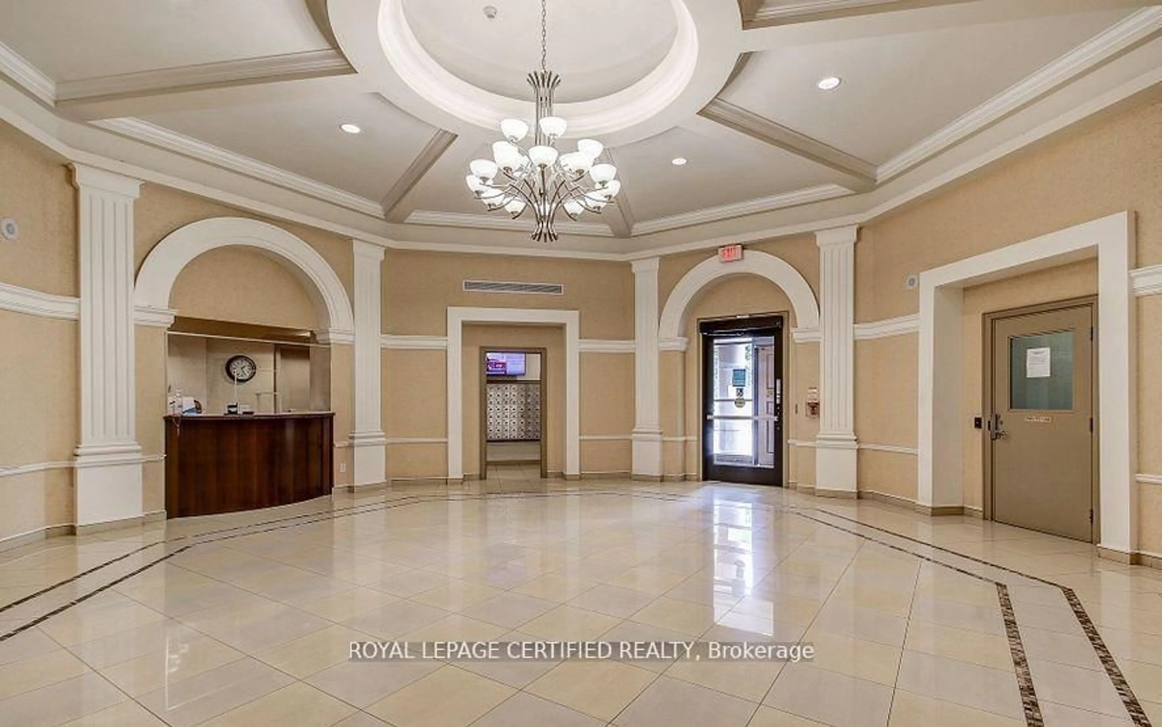 Indoor foyer for 220 Forum Dr #1506, Mississauga Ontario L4Z 4K1