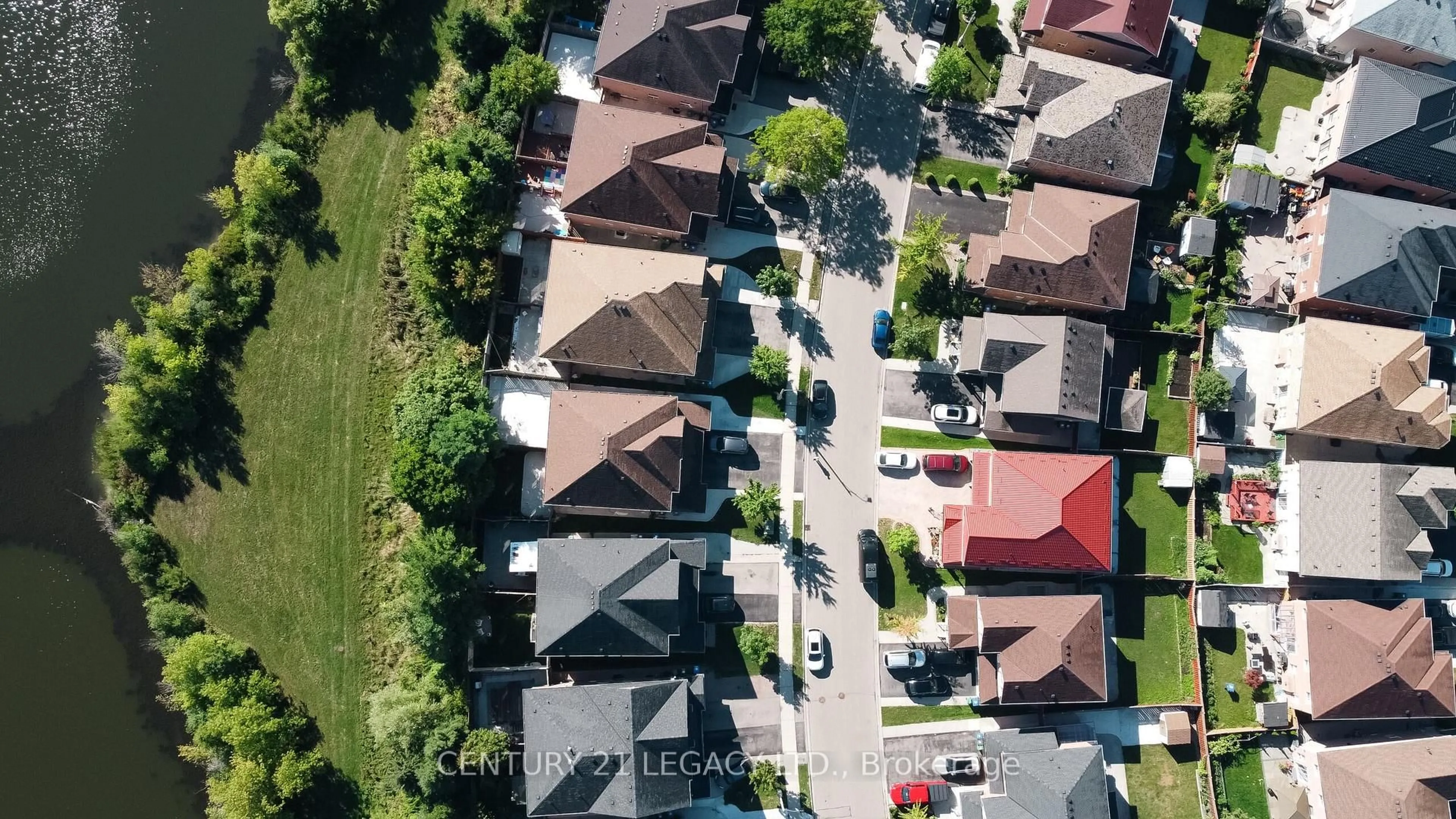 A pic from outside/outdoor area/front of a property/back of a property/a pic from drone, street for 25 Revelstoke Pl, Brampton Ontario L6R 3G3