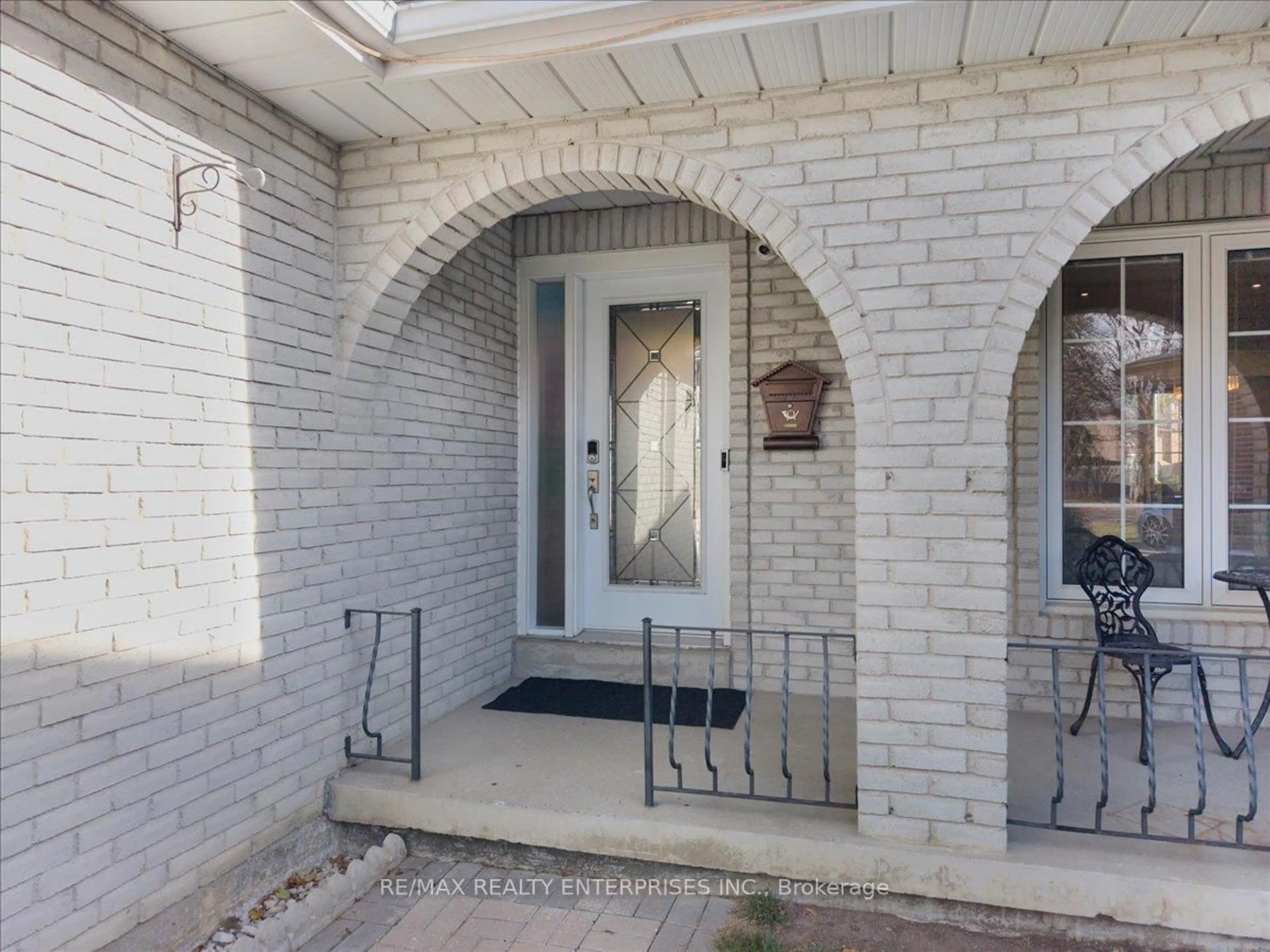 Indoor entryway for 4264 Anworld Pl, Mississauga Ontario L4W 2W2