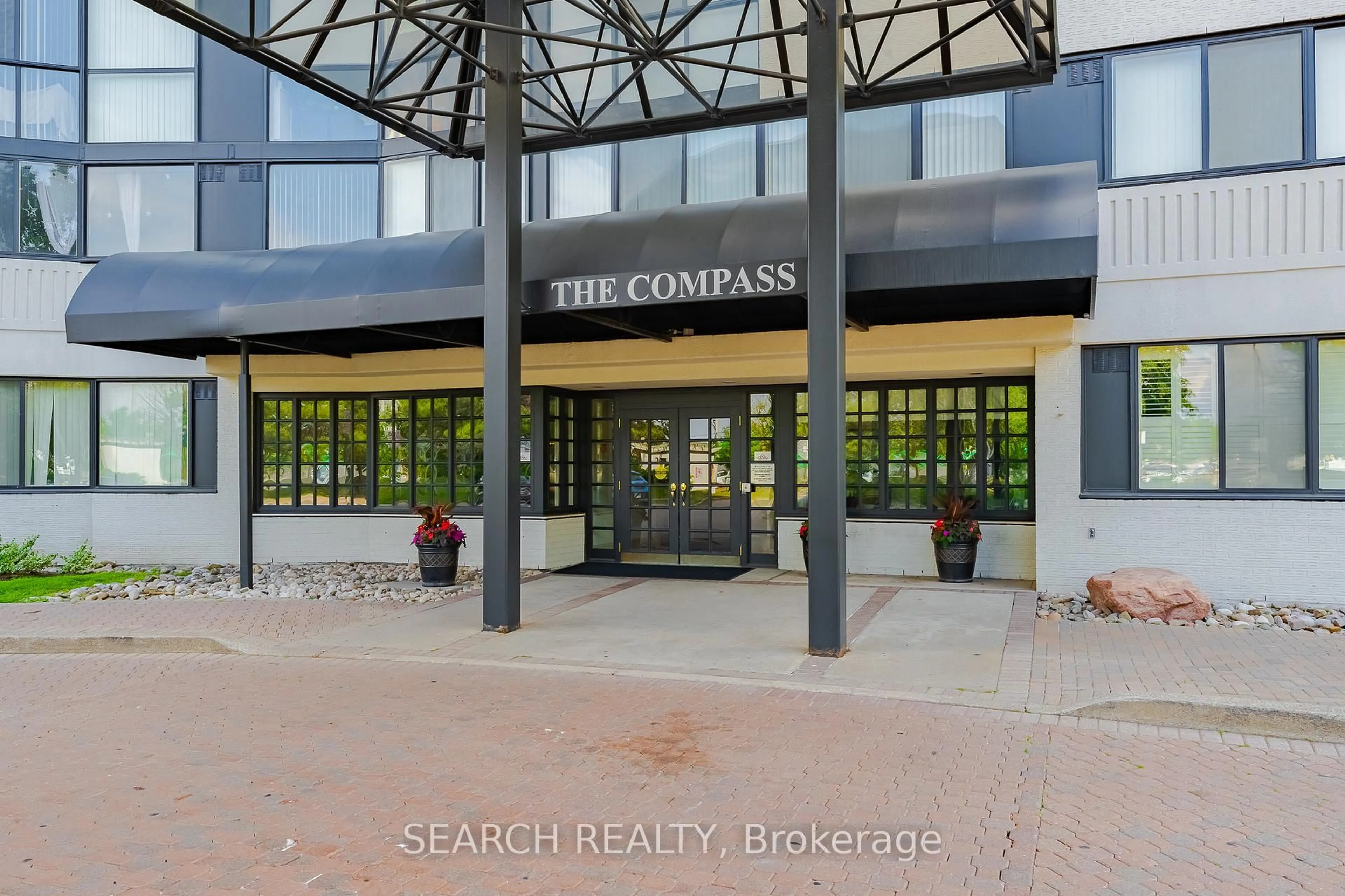Lobby for 1360 Rathburn Rd #906, Mississauga Ontario L4W 4H4