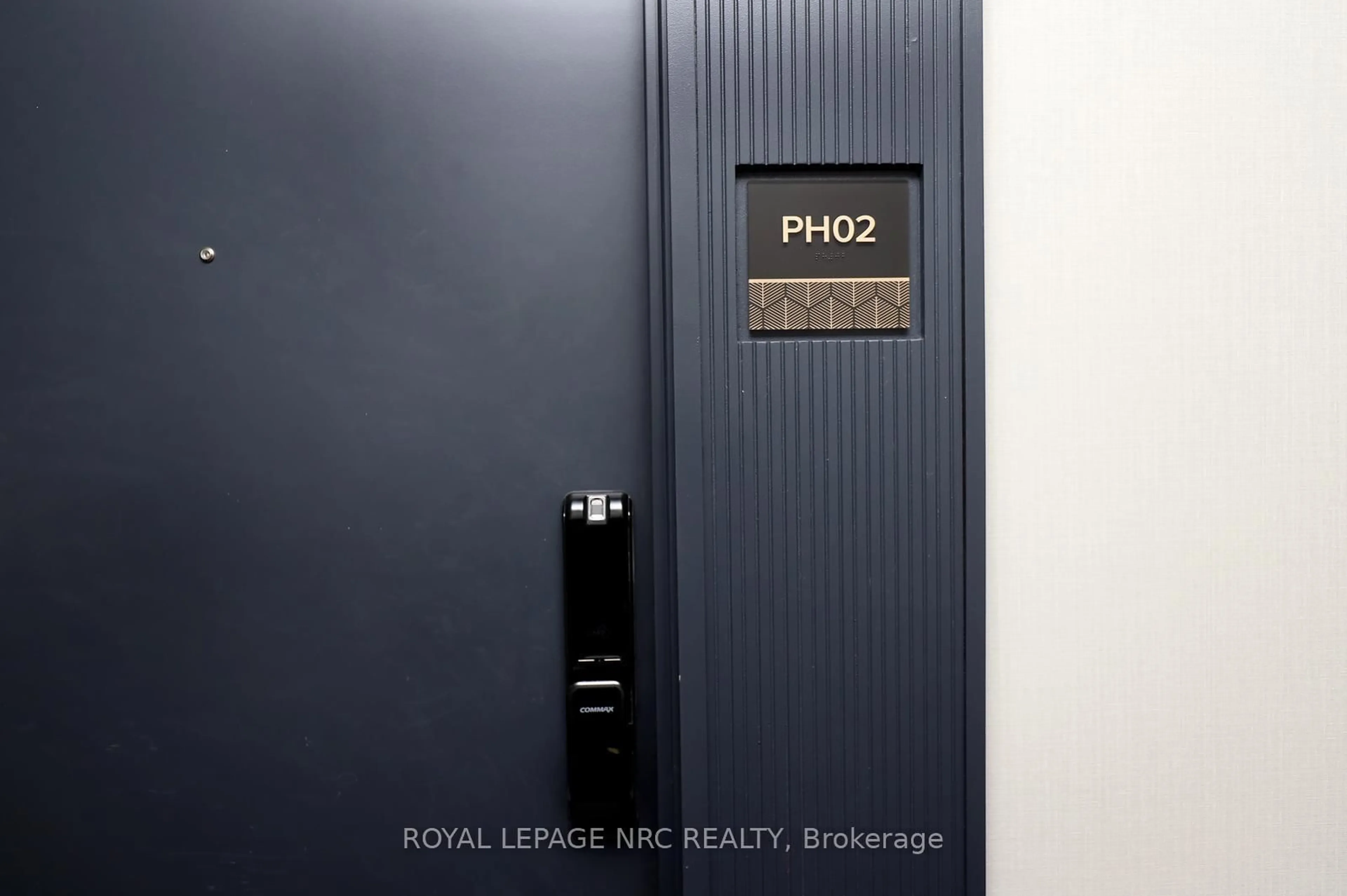 Indoor entryway for 405 Dundas St #PH02, Oakville Ontario L6M 5P9