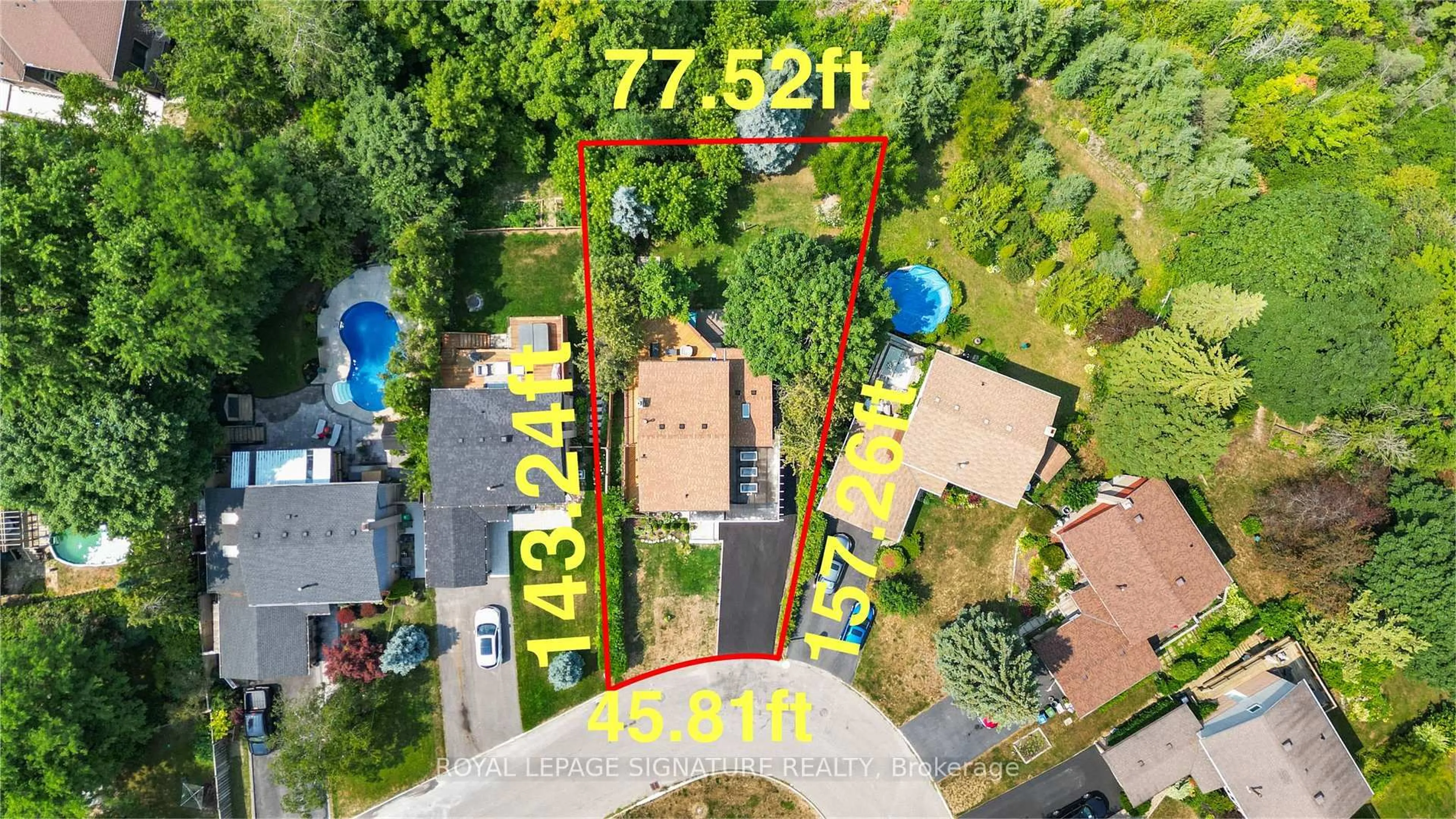 A pic from outside/outdoor area/front of a property/back of a property/a pic from drone, street for 134 Ridgebank Crt, Caledon Ontario L7E 4V9