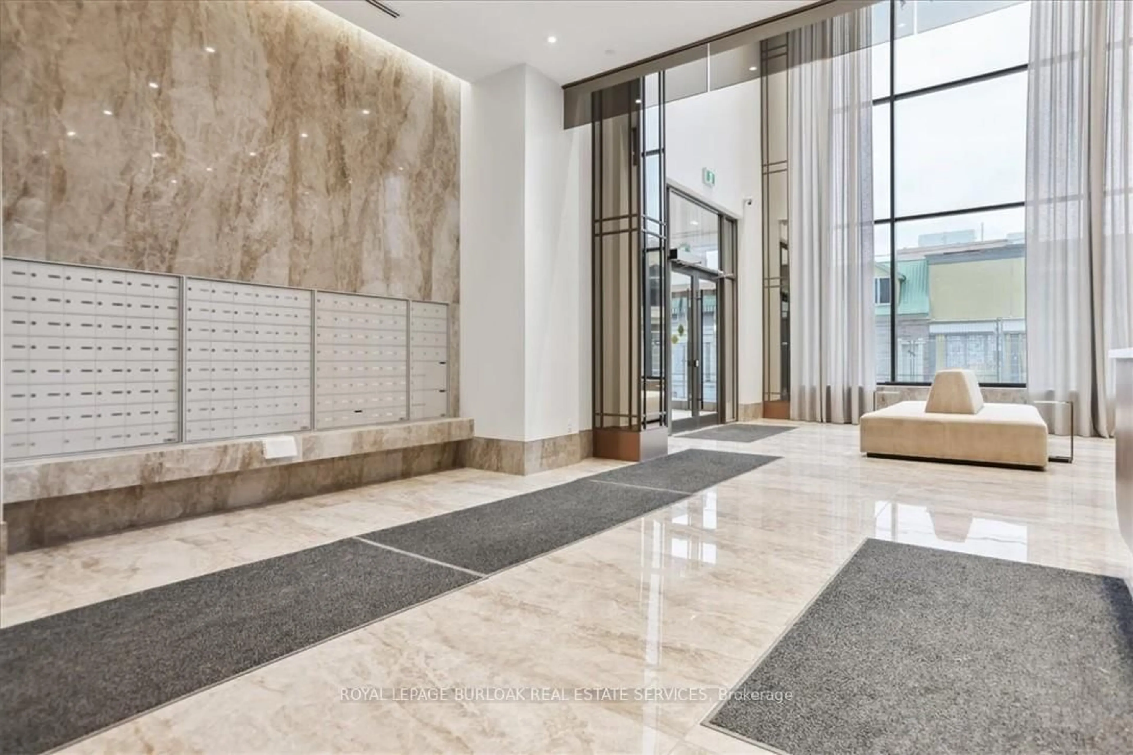 Lobby for 2007 James St #1201, Burlington Ontario L7R 0G7