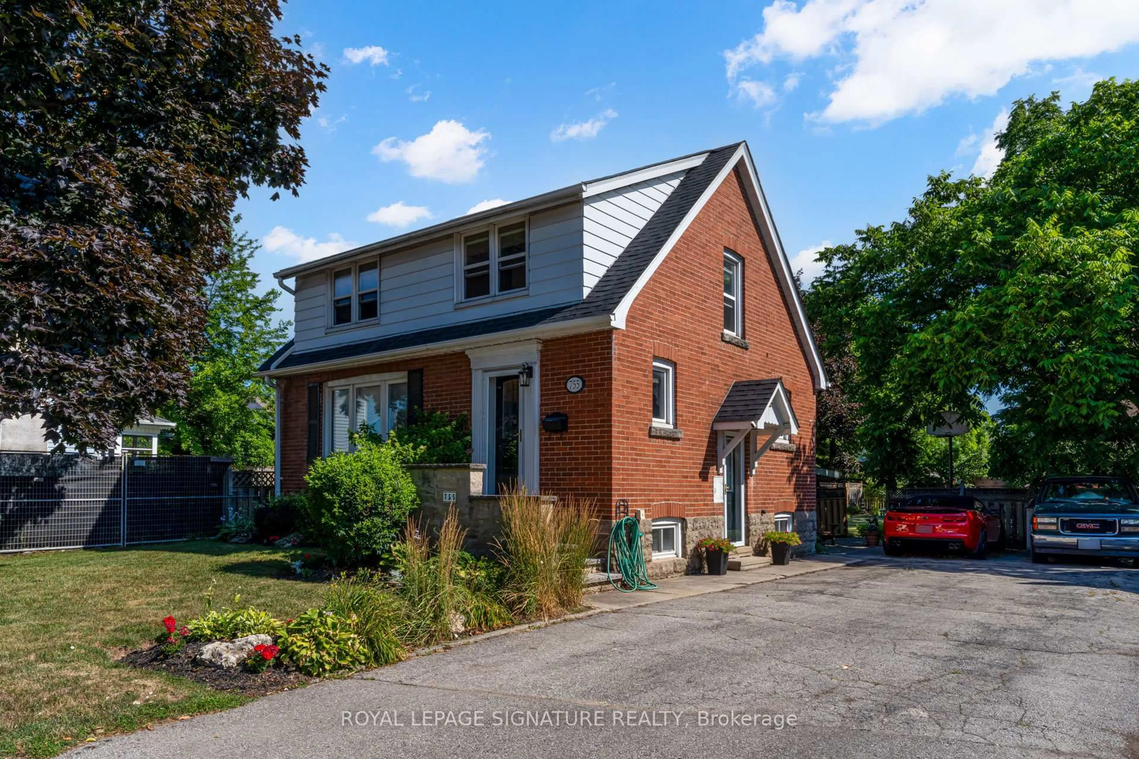 Home with brick exterior material, street for 755 Maple Ave, Burlington Ontario L7S 2K1