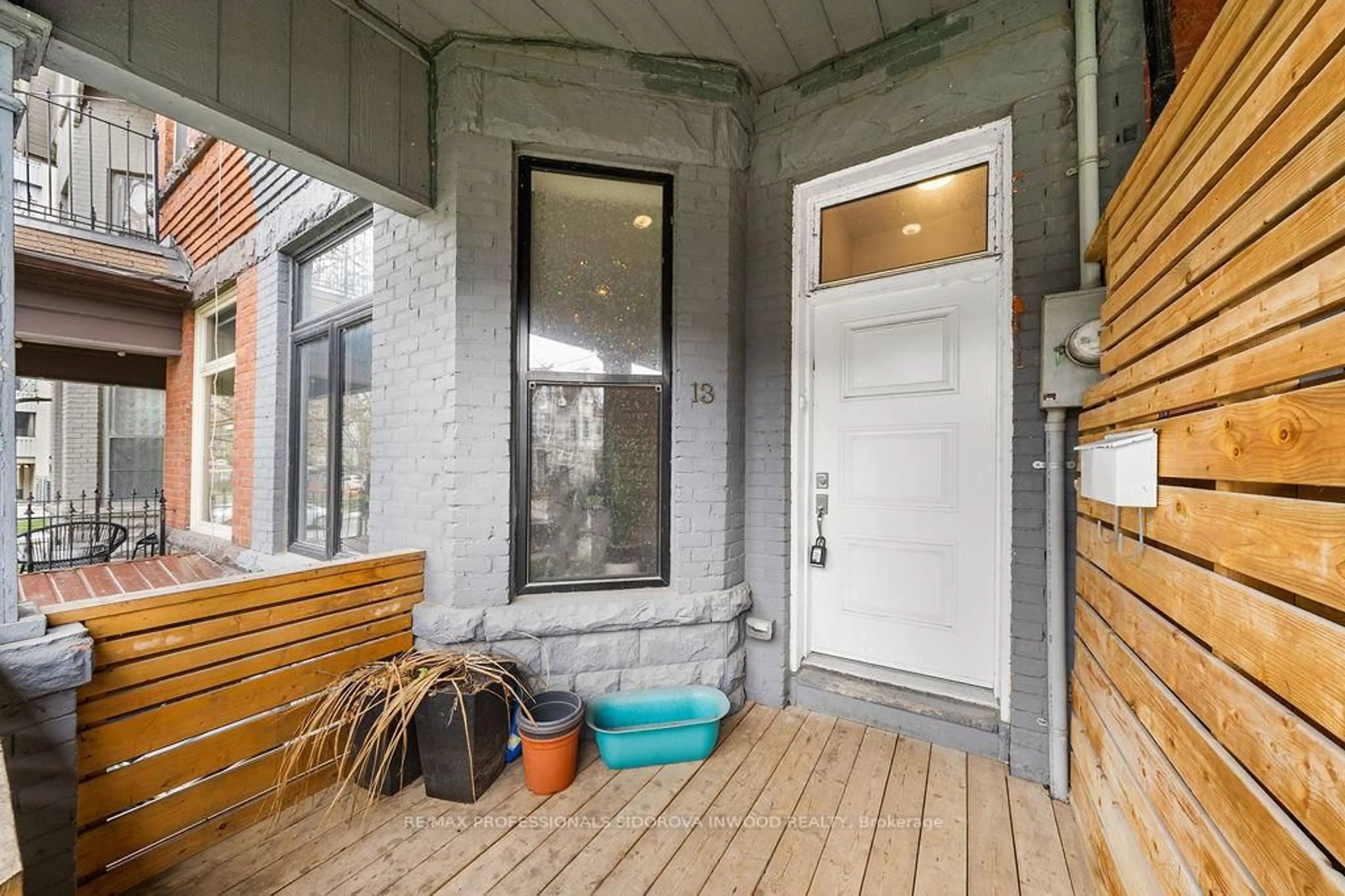 Indoor entryway for 13 Spencer Ave, Toronto Ontario M6K 2J4