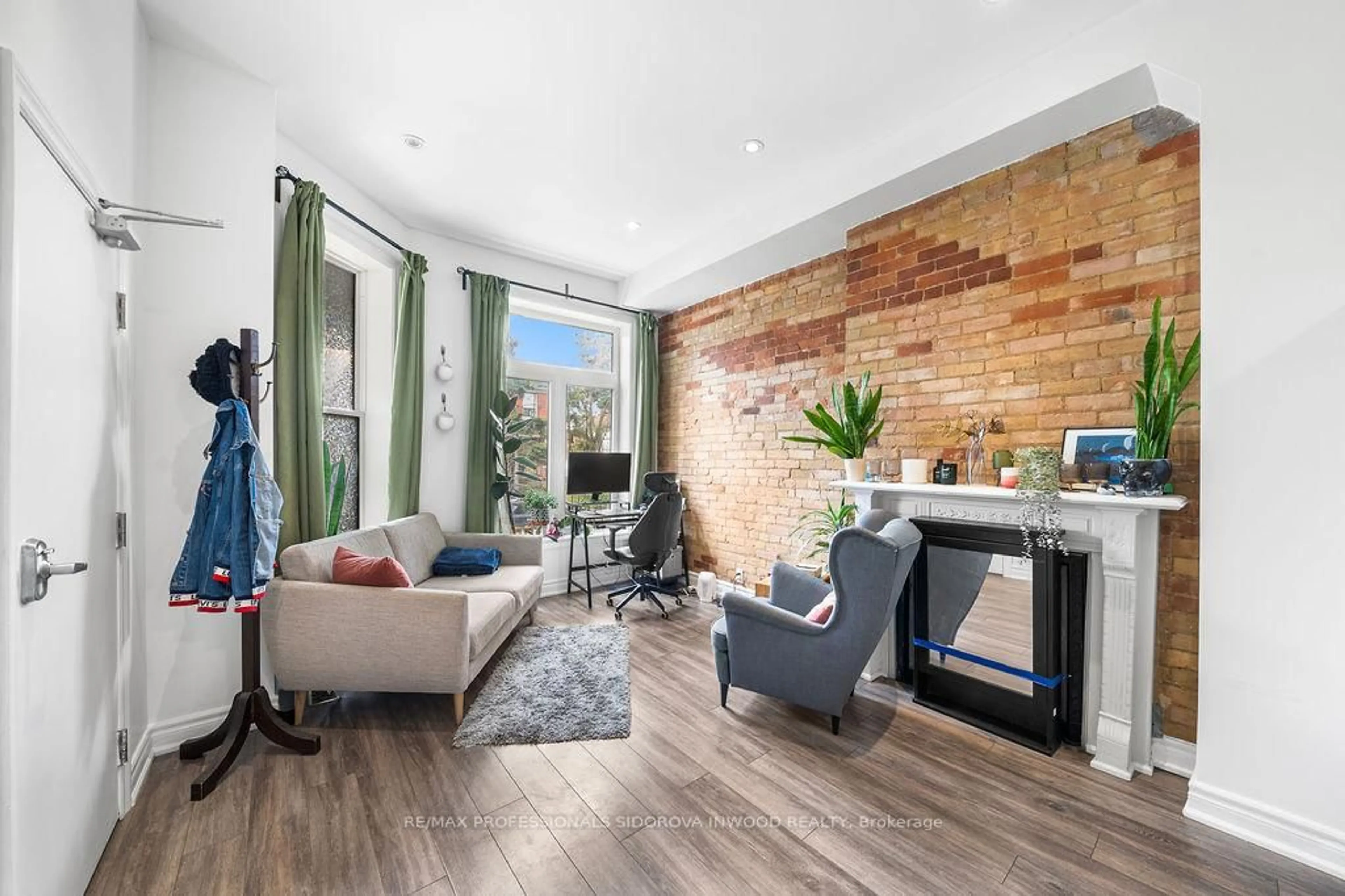 Living room with furniture, unknown for 13 Spencer Ave, Toronto Ontario M6K 2J4