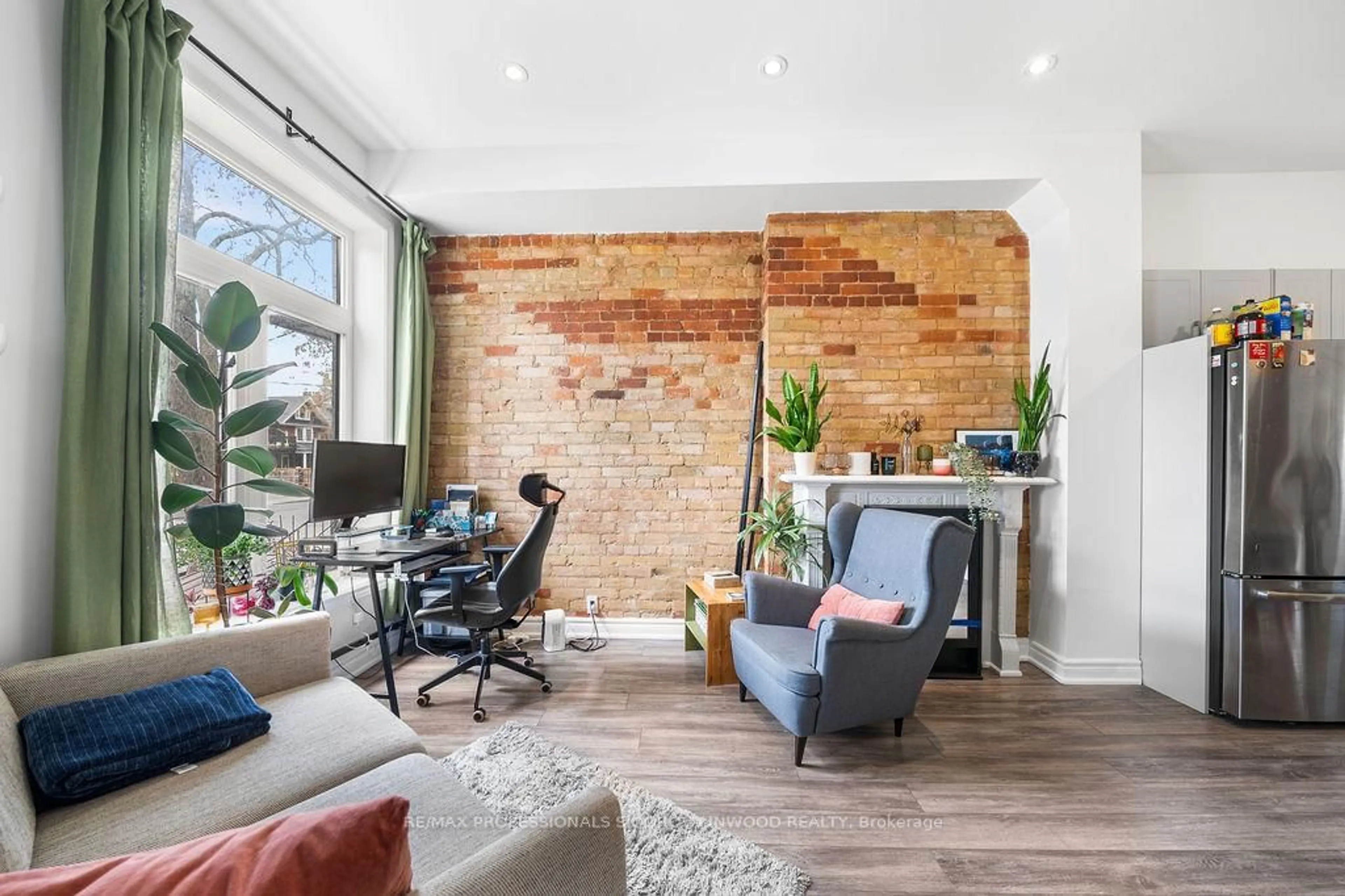 Living room with furniture, unknown for 13 Spencer Ave, Toronto Ontario M6K 2J4