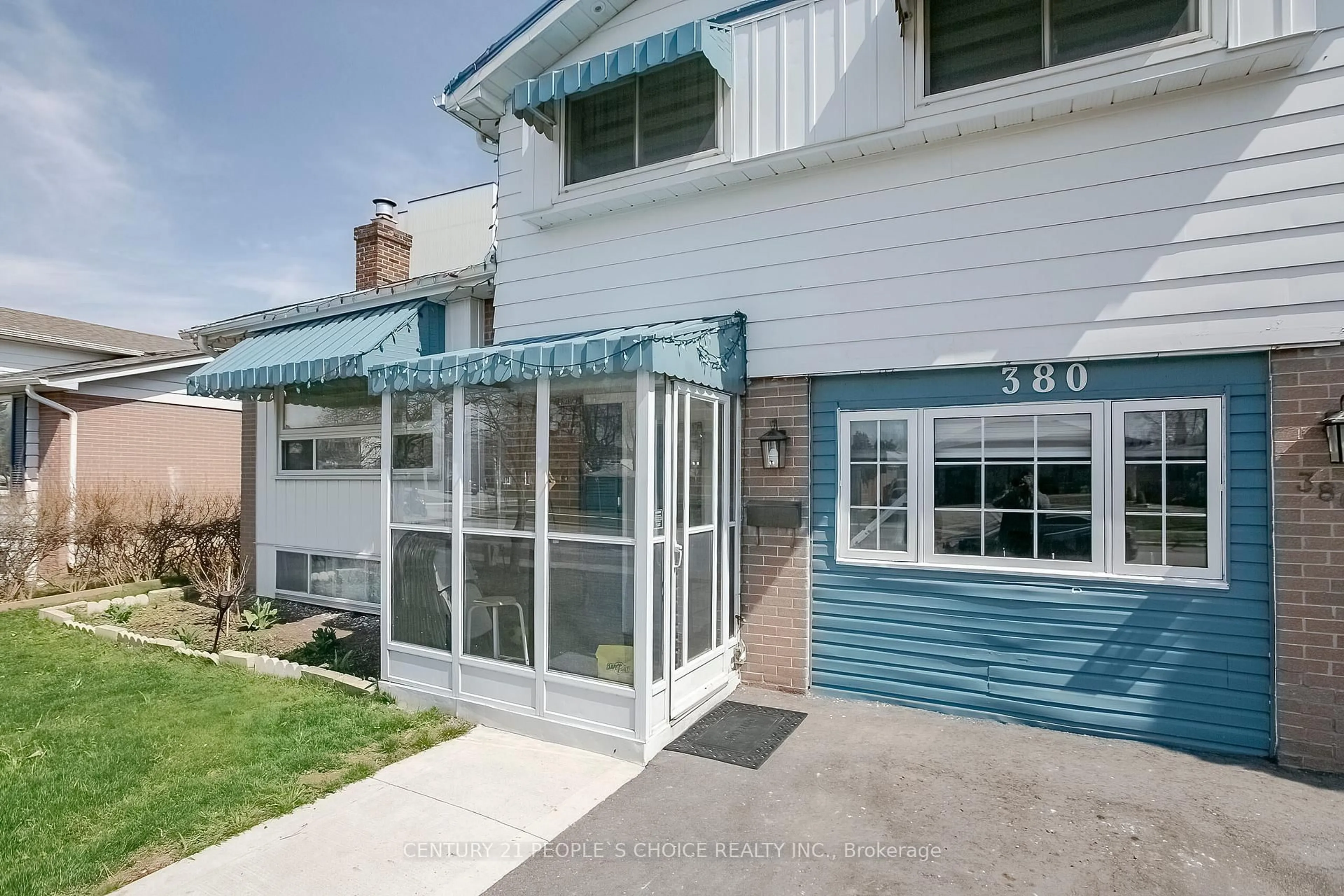 Home with vinyl exterior material, street for 380 Bartley Bull Pkwy, Brampton Ontario L6W 2L8