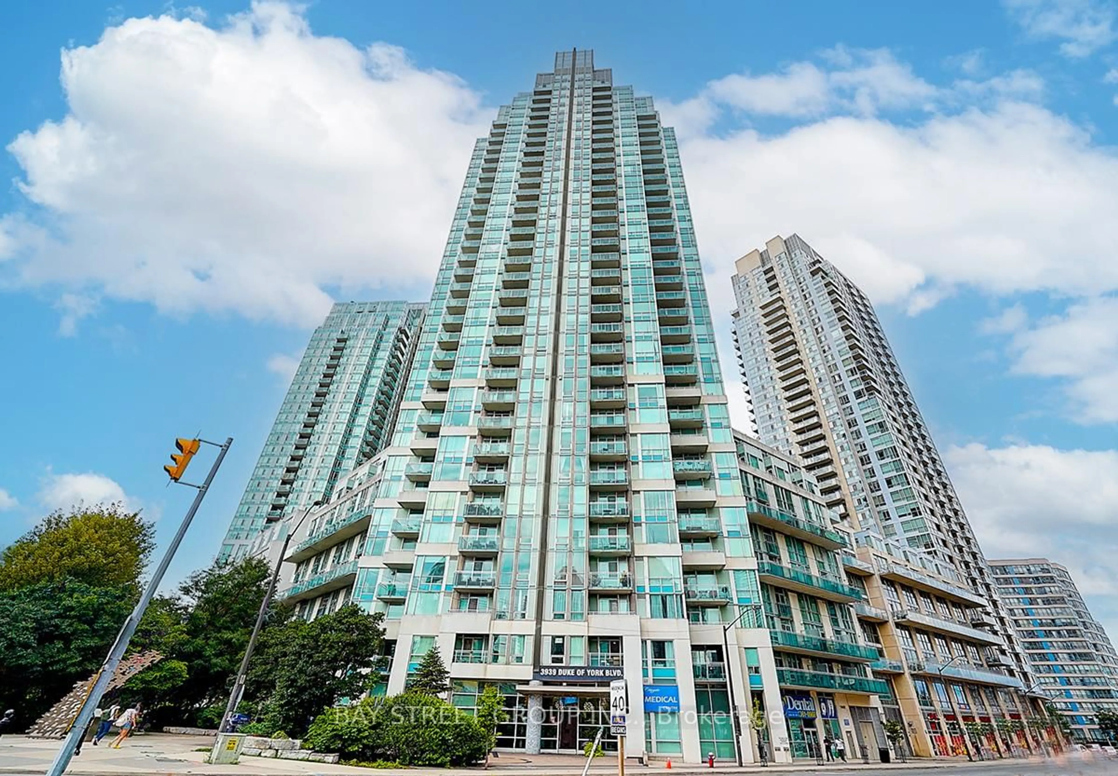Indoor foyer for 3939 Duke Of York Blvd #2004, Mississauga Ontario L5B 4N2