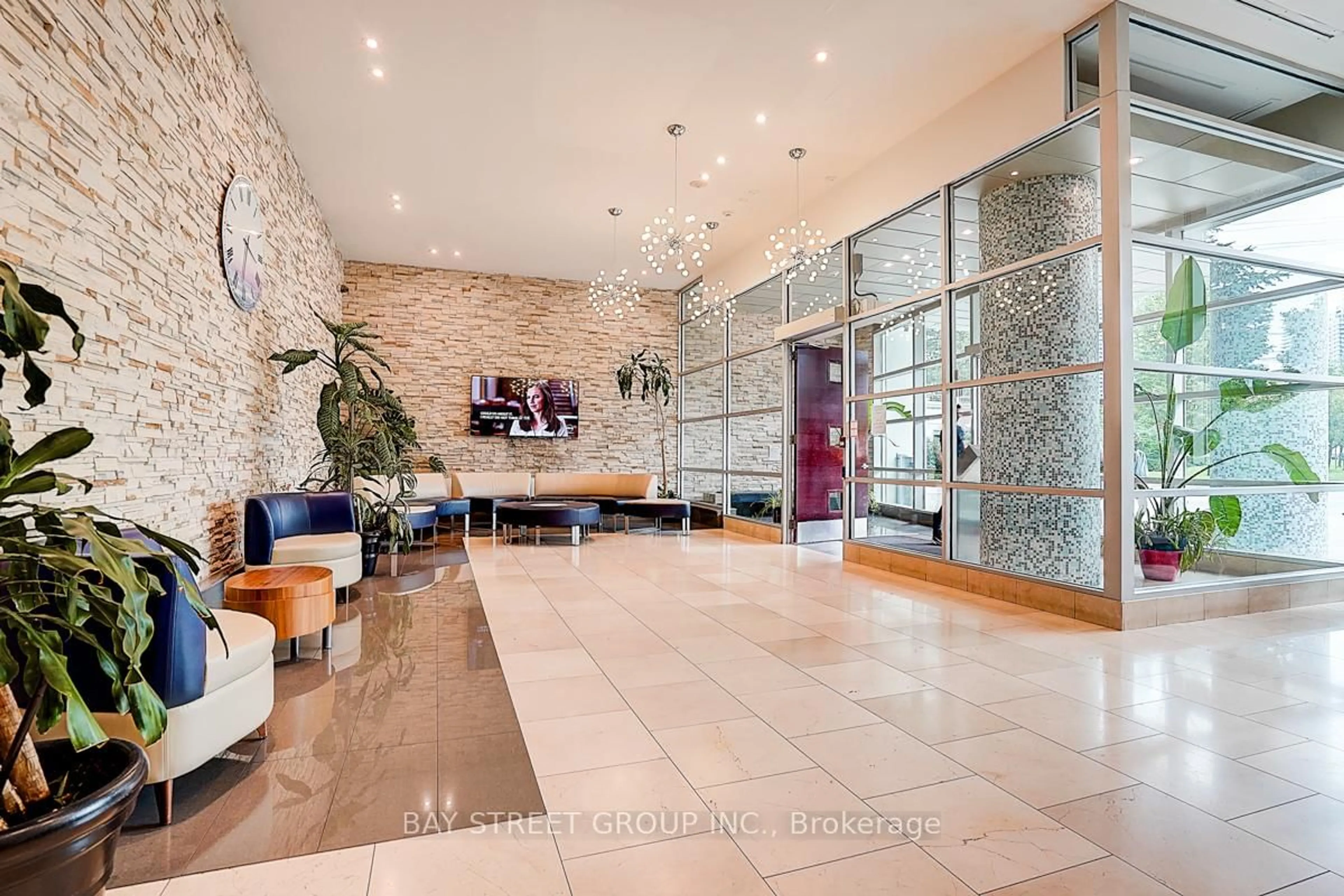 Lobby for 3939 Duke Of York Blvd #2004, Mississauga Ontario L5B 4N2