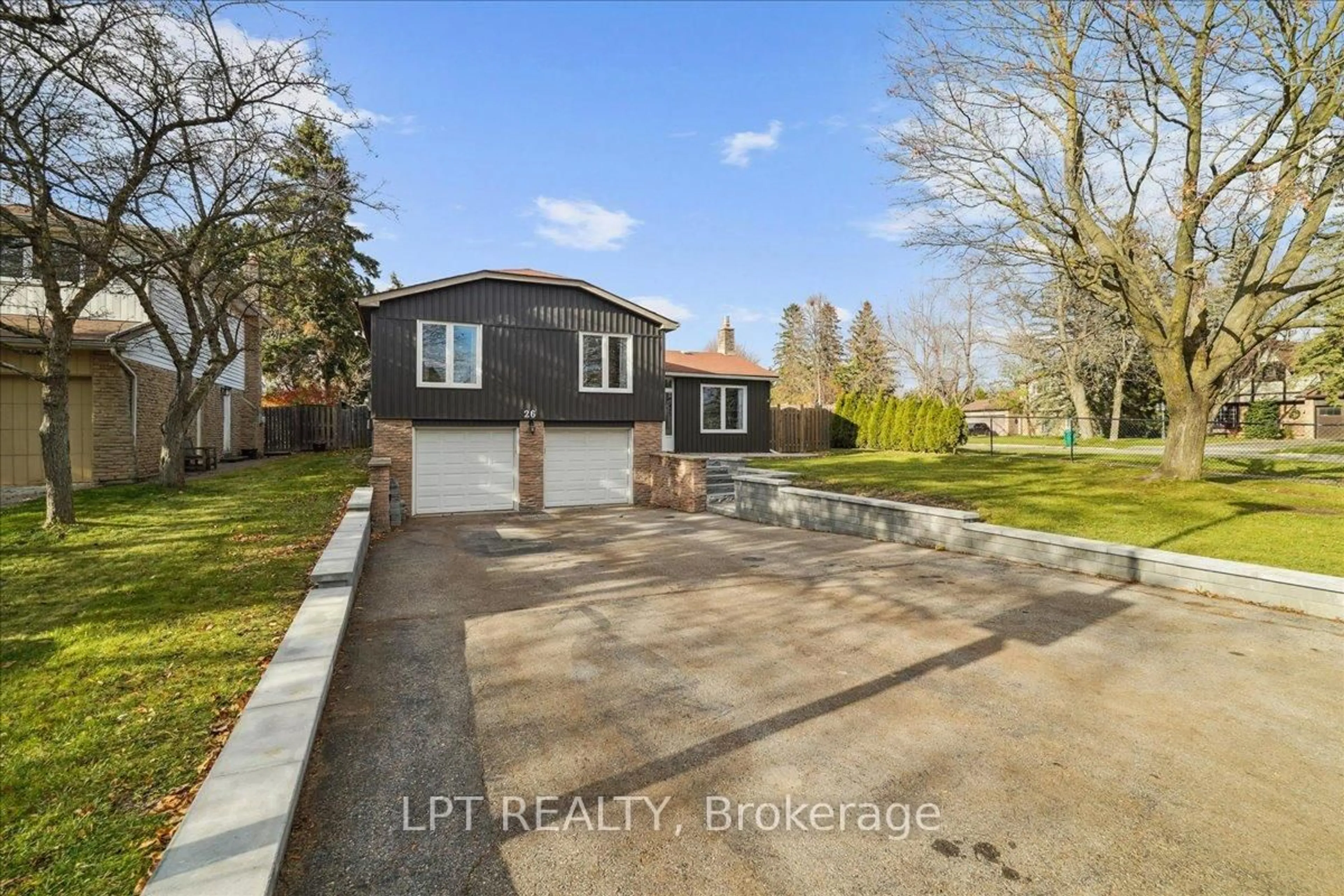 A pic from outside/outdoor area/front of a property/back of a property/a pic from drone, street for 26 Wright Cres, Caledon Ontario L7E 3X9