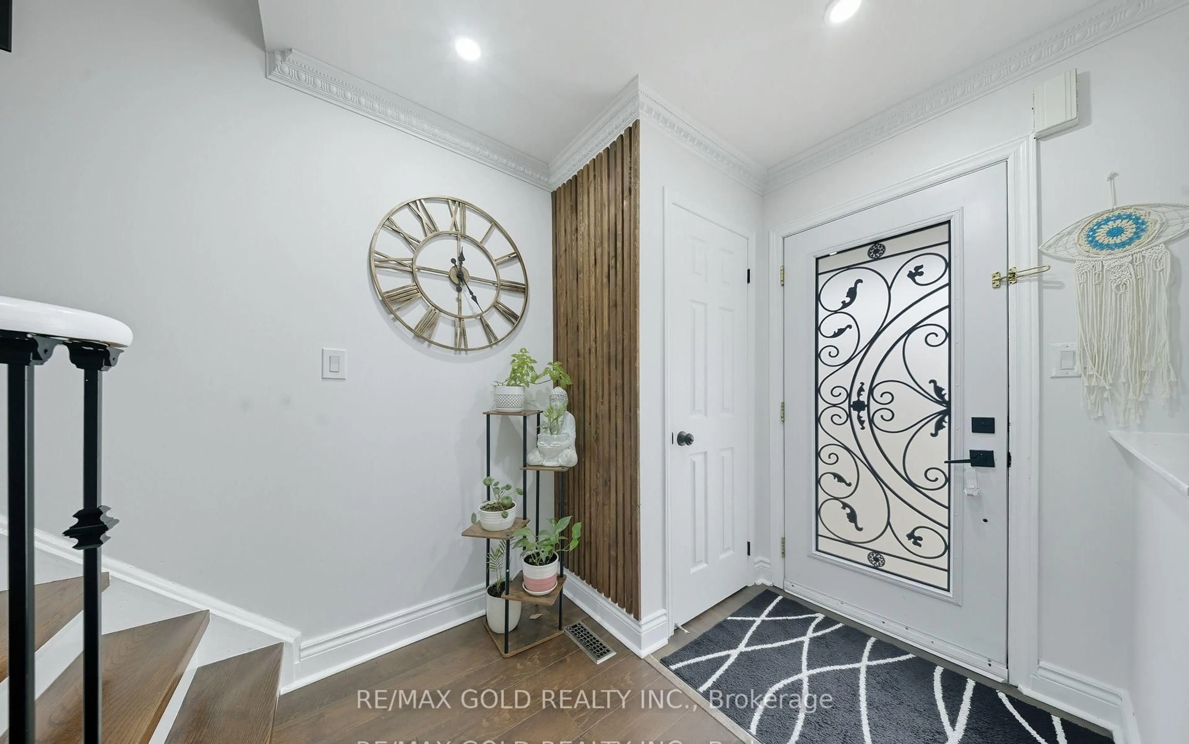 Indoor entryway for 11 Flatlands Way, Brampton Ontario L6R 2B5