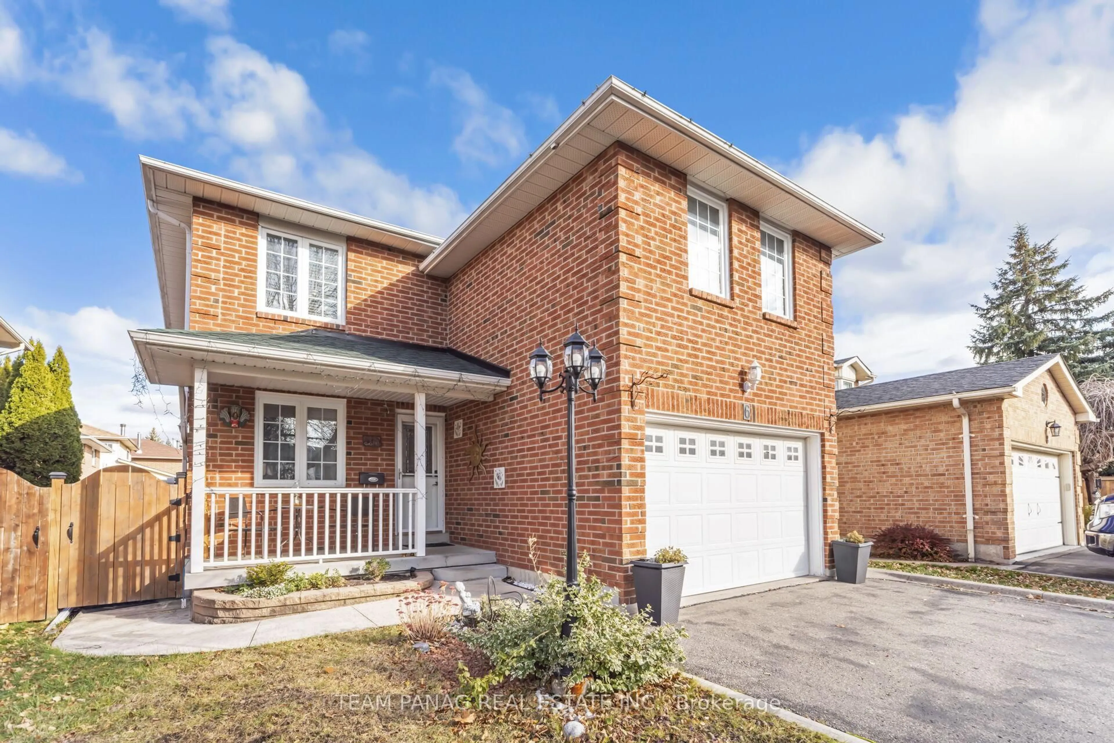 Home with brick exterior material, street for 6 Howard Crt, Brampton Ontario L6Z 3B4