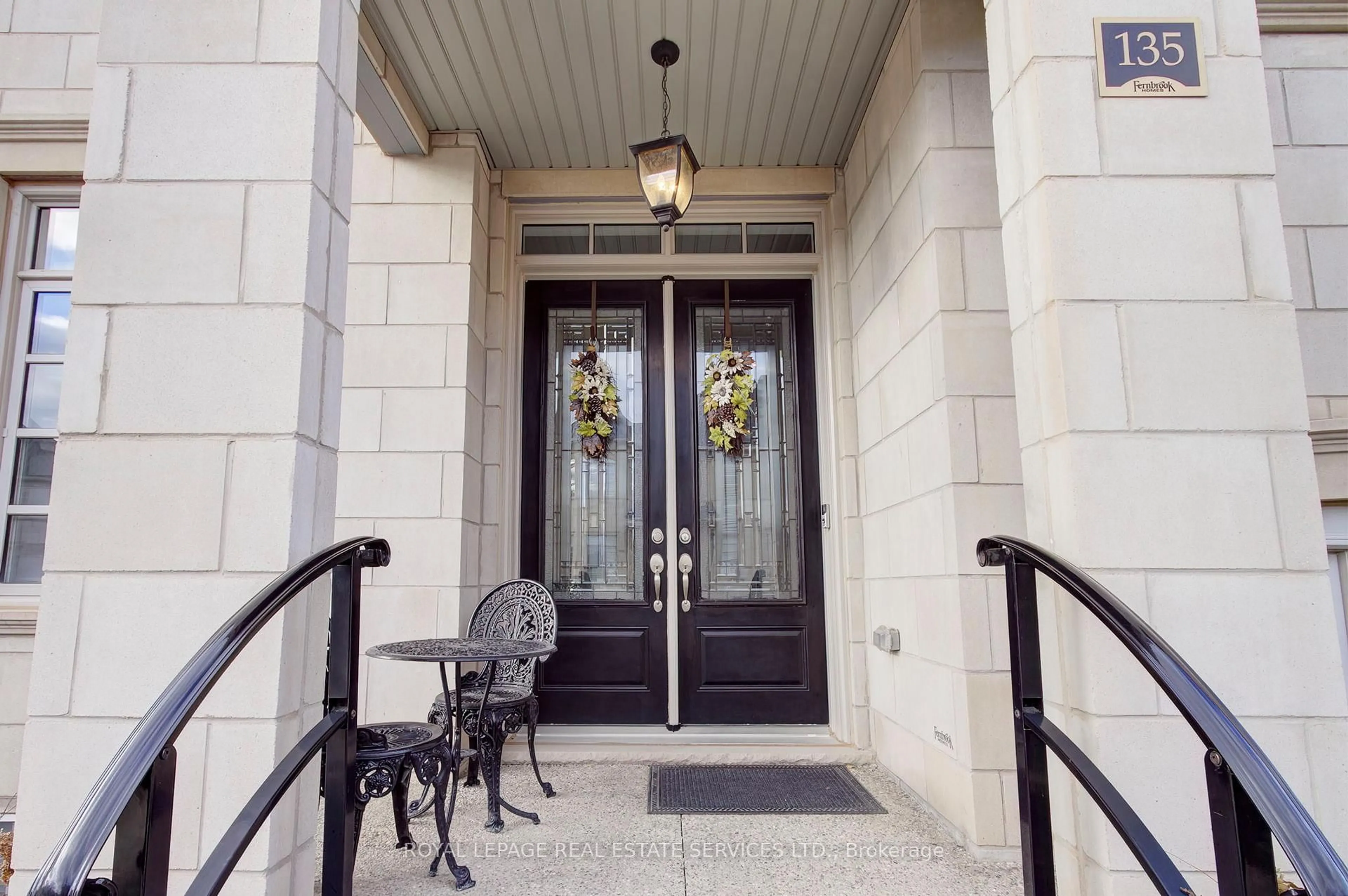 Unknown for 135 Zachary Cres, Oakville Ontario L6H 0W1