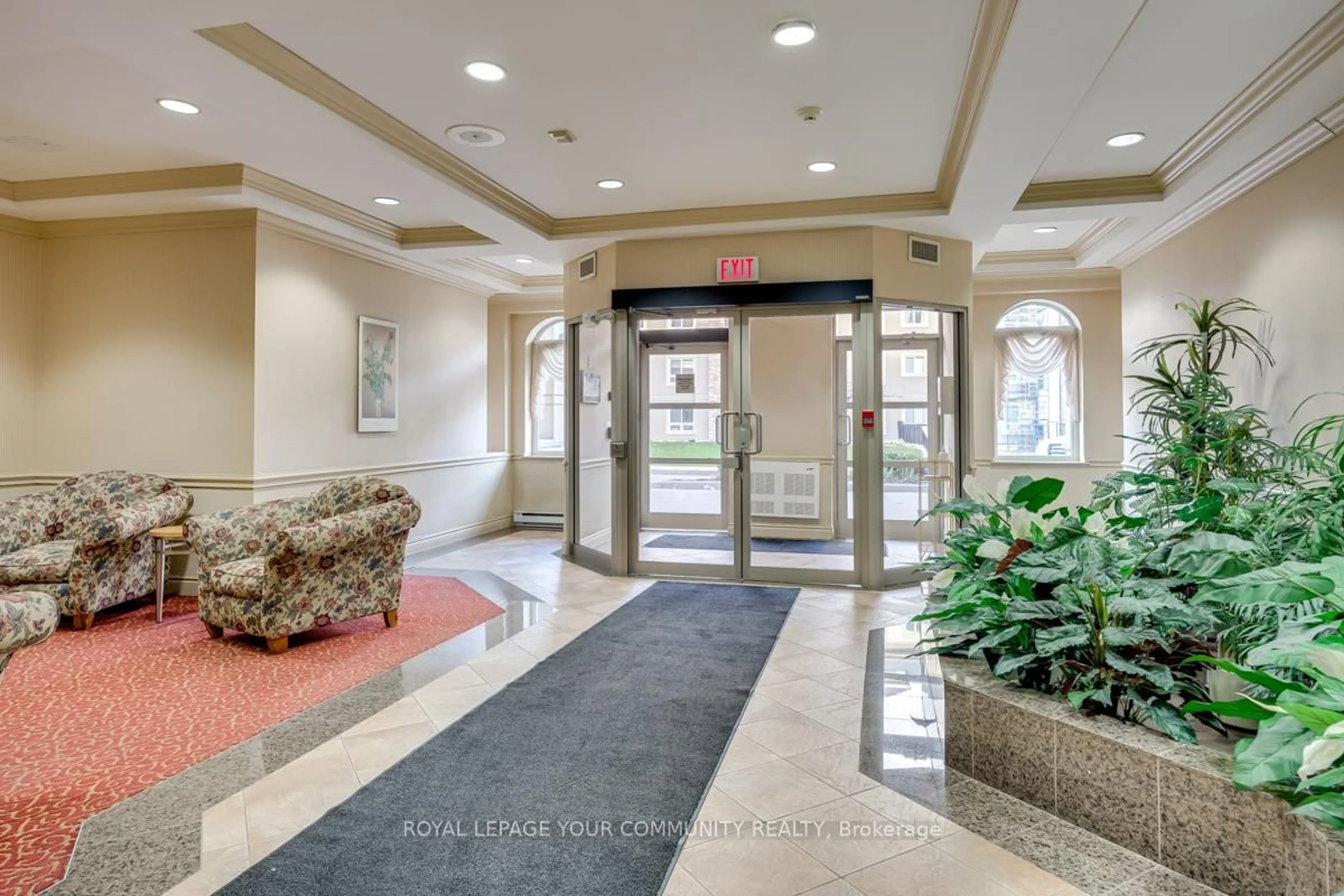 Indoor foyer for 7 Dayspring Circ #601, Brampton Ontario L6B 1P8