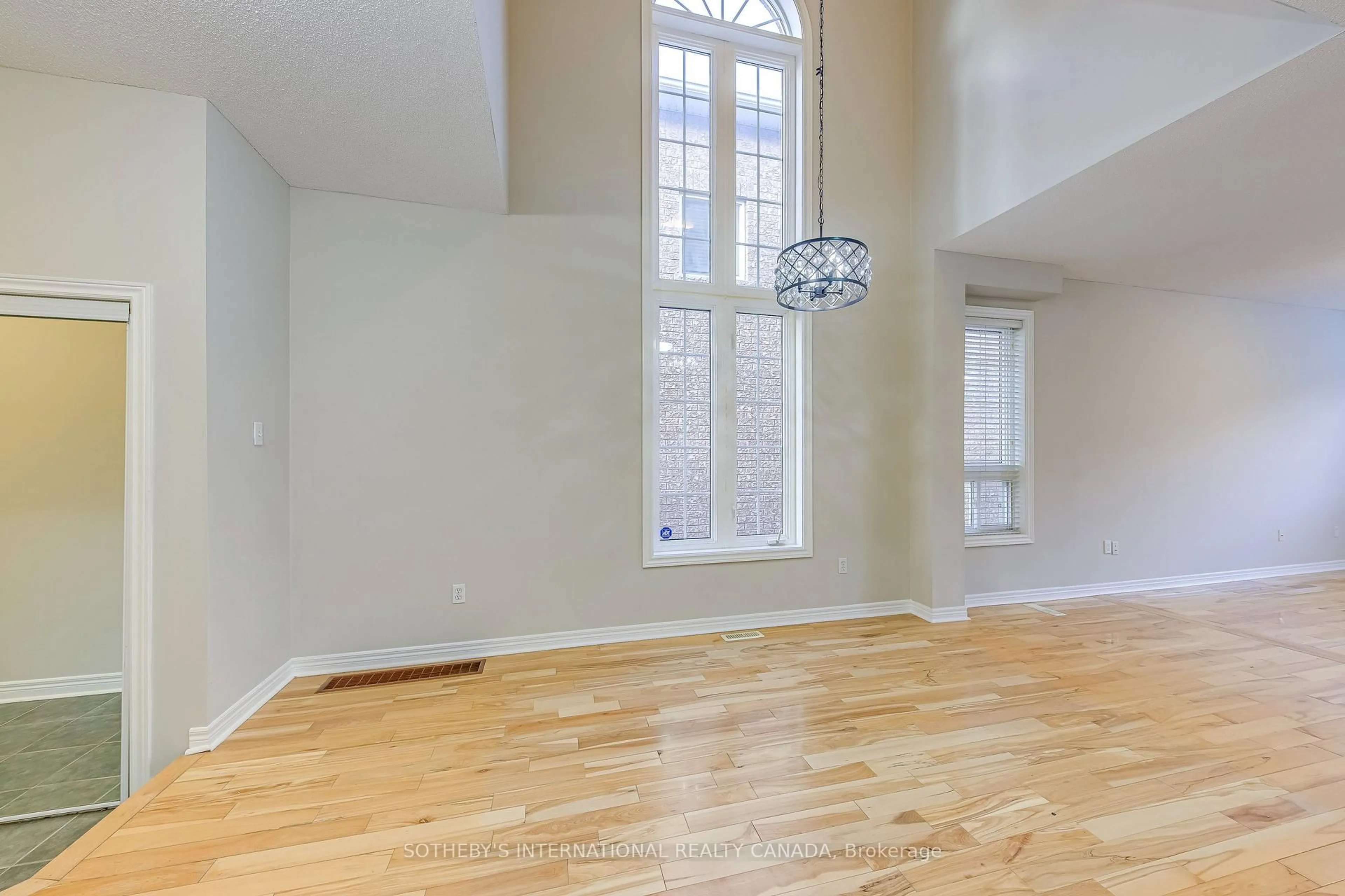 A pic of a room for 7496 Allspice Tr, Mississauga Ontario L5N 8P3