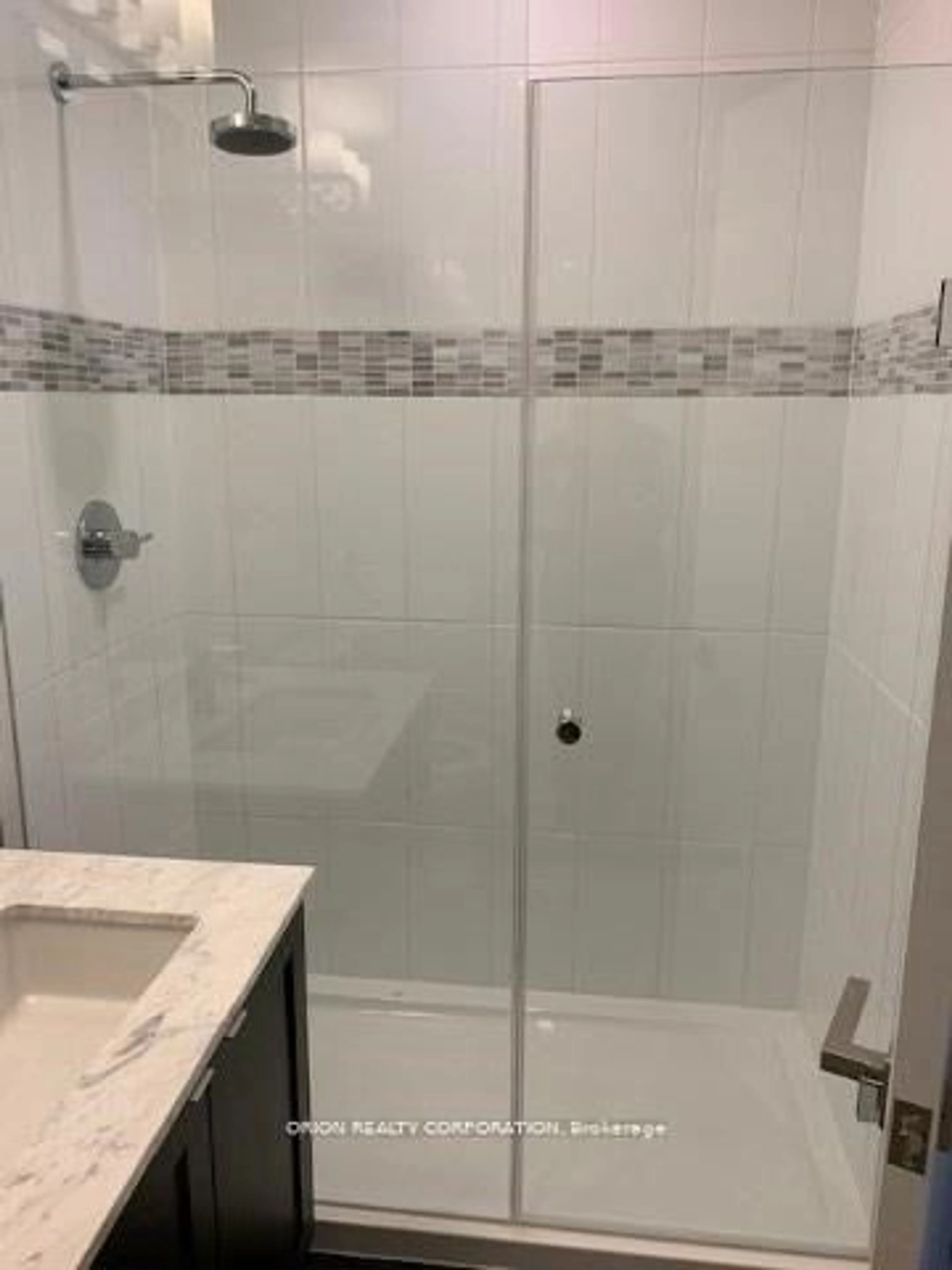 Standard bathroom, ceramic/tile floor for 4055 Parkside Village Dr #TH12, Mississauga Ontario L5B 0K2