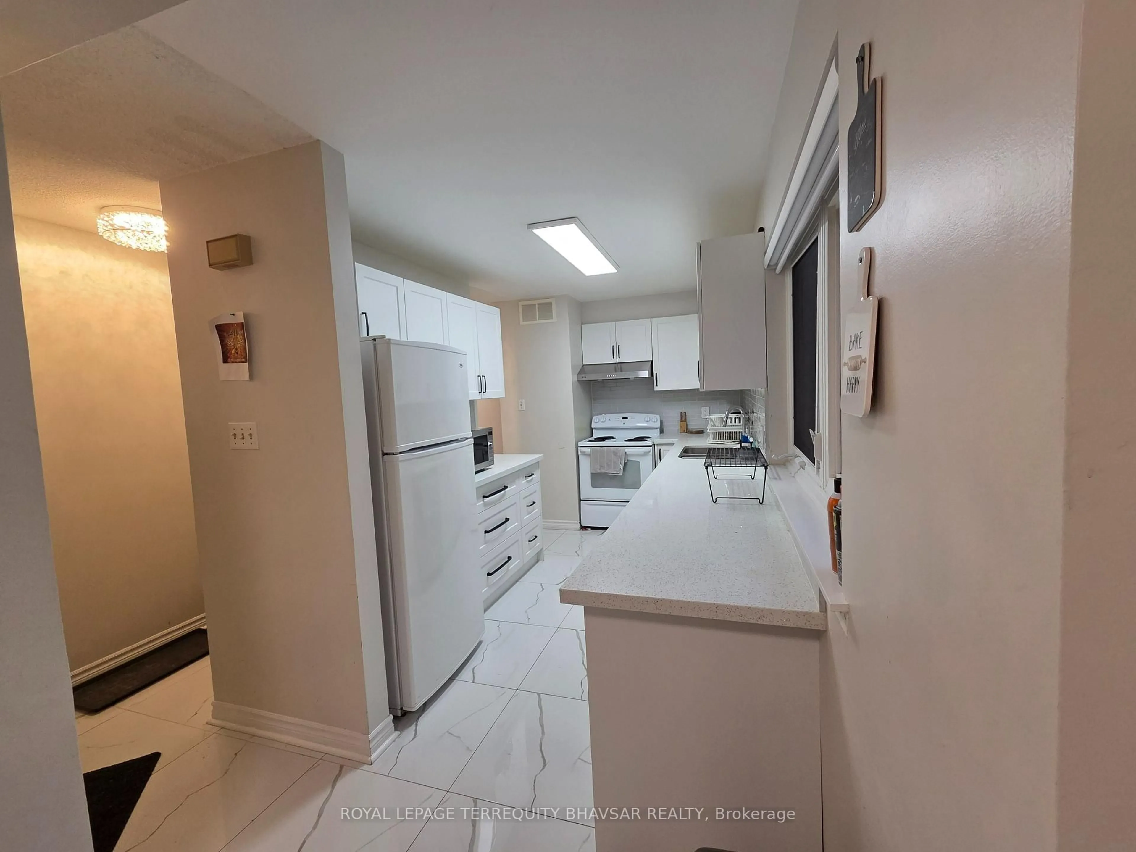 Unknown for 2155 South Millway #21, Mississauga Ontario L5L 3S1