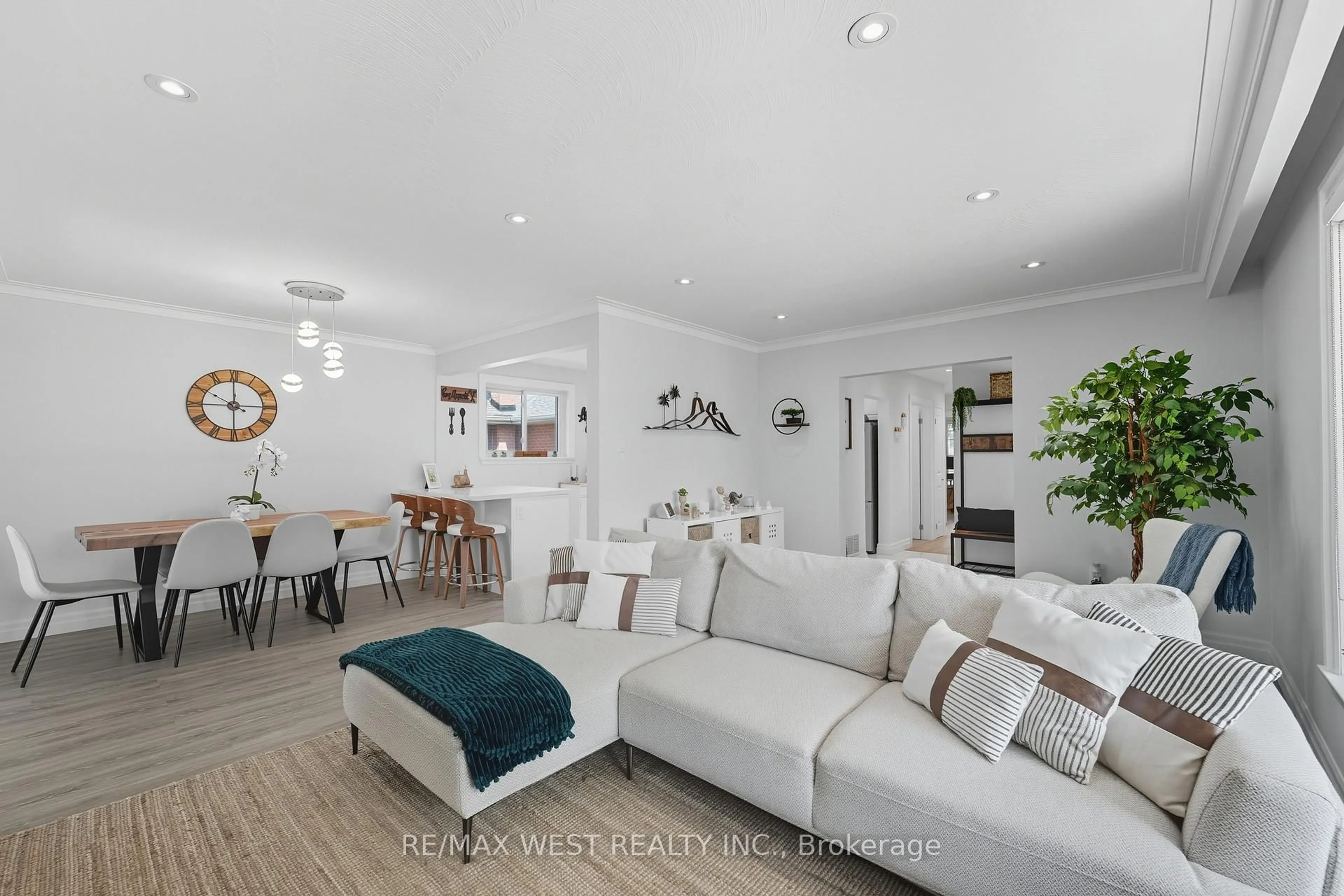 Living room with furniture, unknown for 204 Jeffcoat Dr, Toronto Ontario M9W 3C9