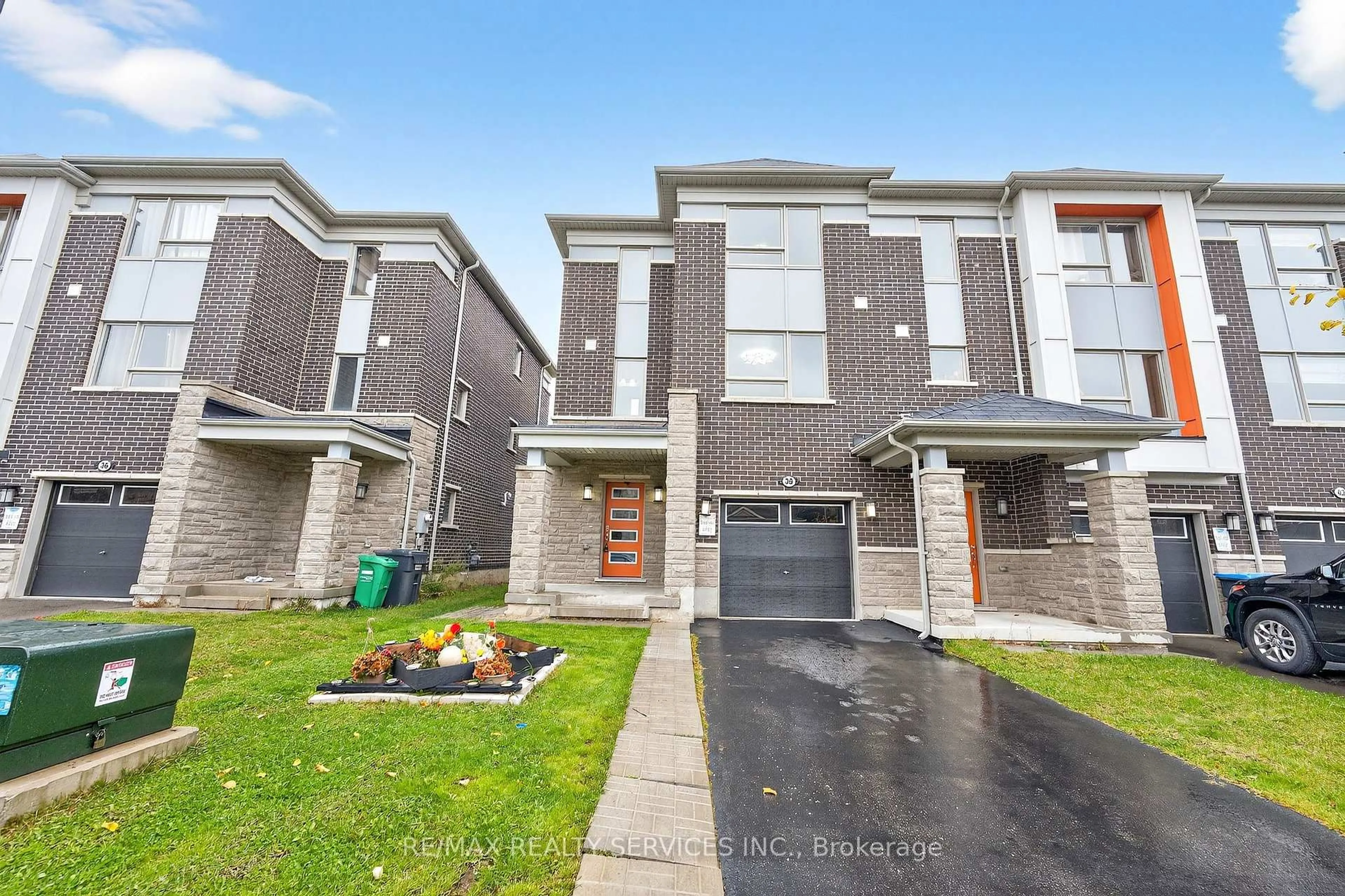 Unknown for 38 Divers Rd, Brampton Ontario L7A 5C9