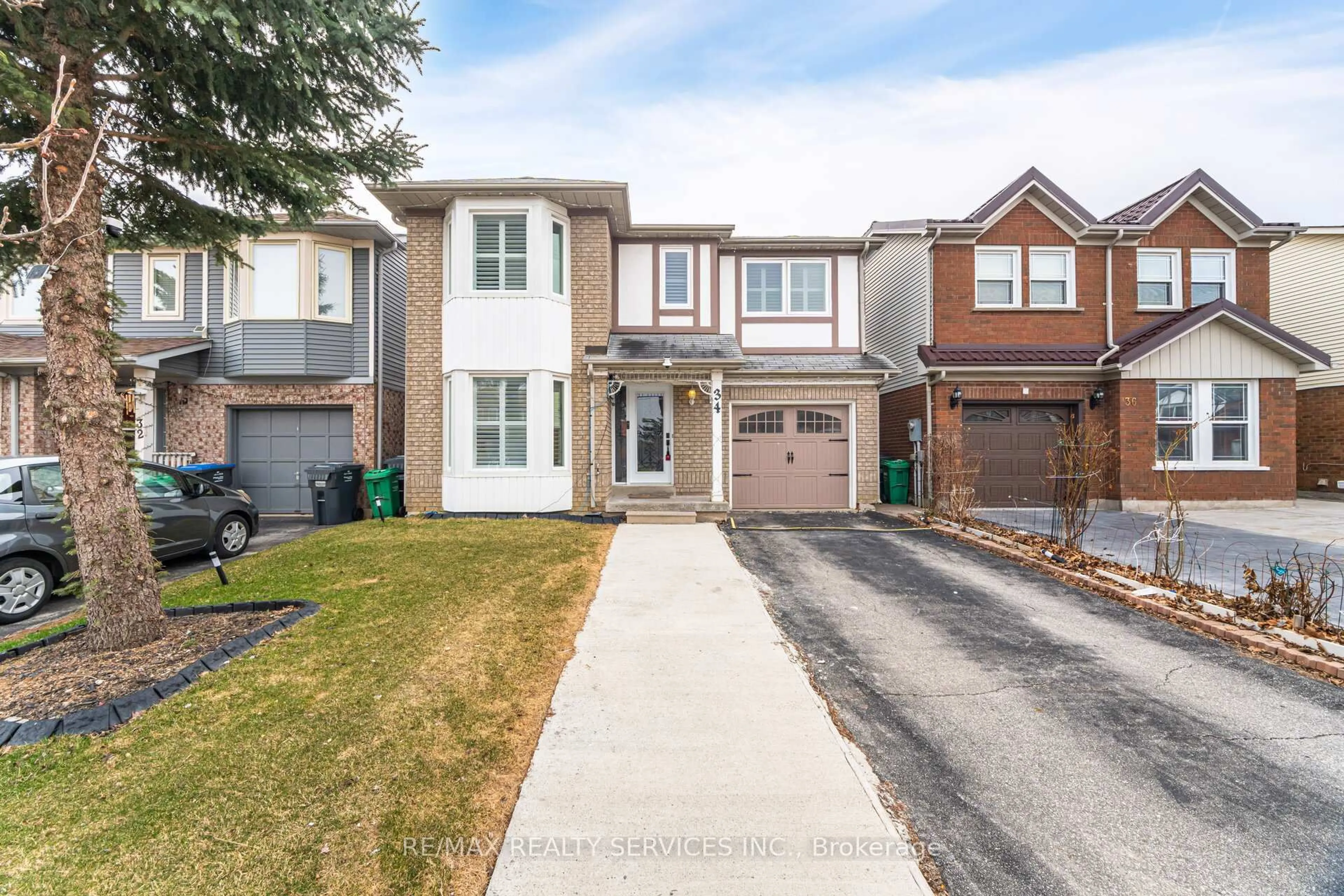 Home with brick exterior material, street for 34 Chipmunk Cres, Brampton Ontario L6R 1B3