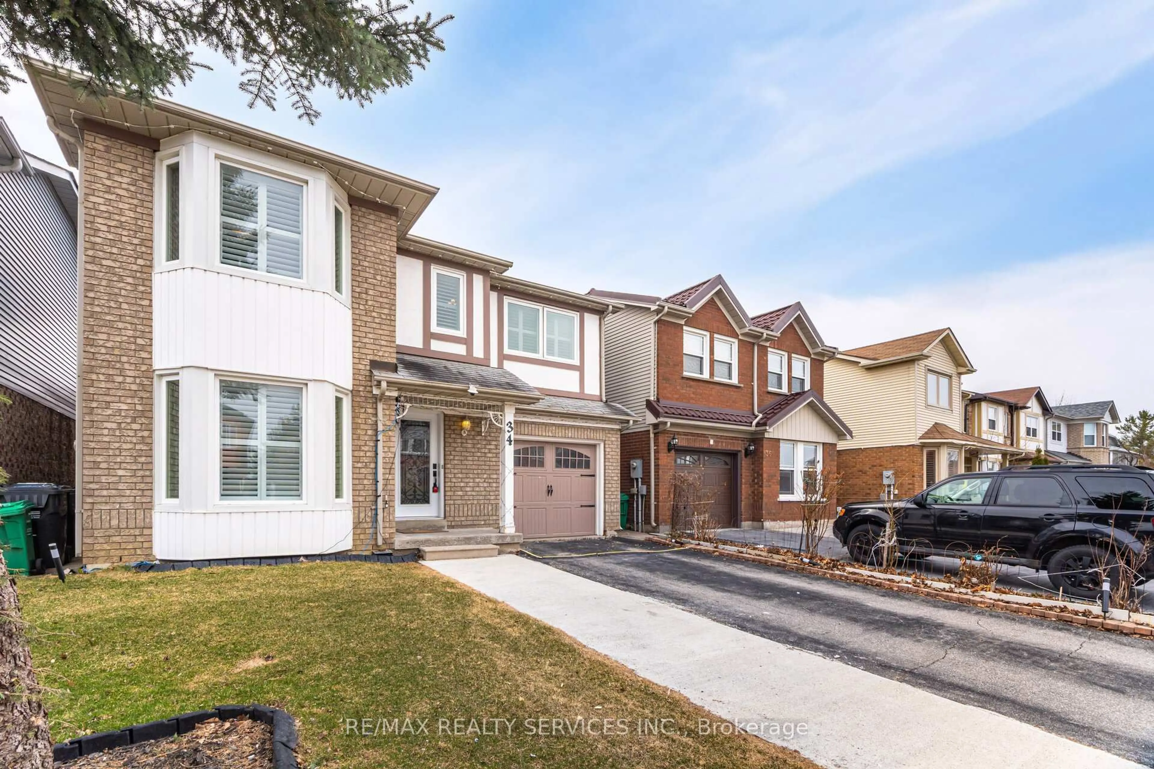 Home with brick exterior material, street for 34 Chipmunk Cres, Brampton Ontario L6R 1B3