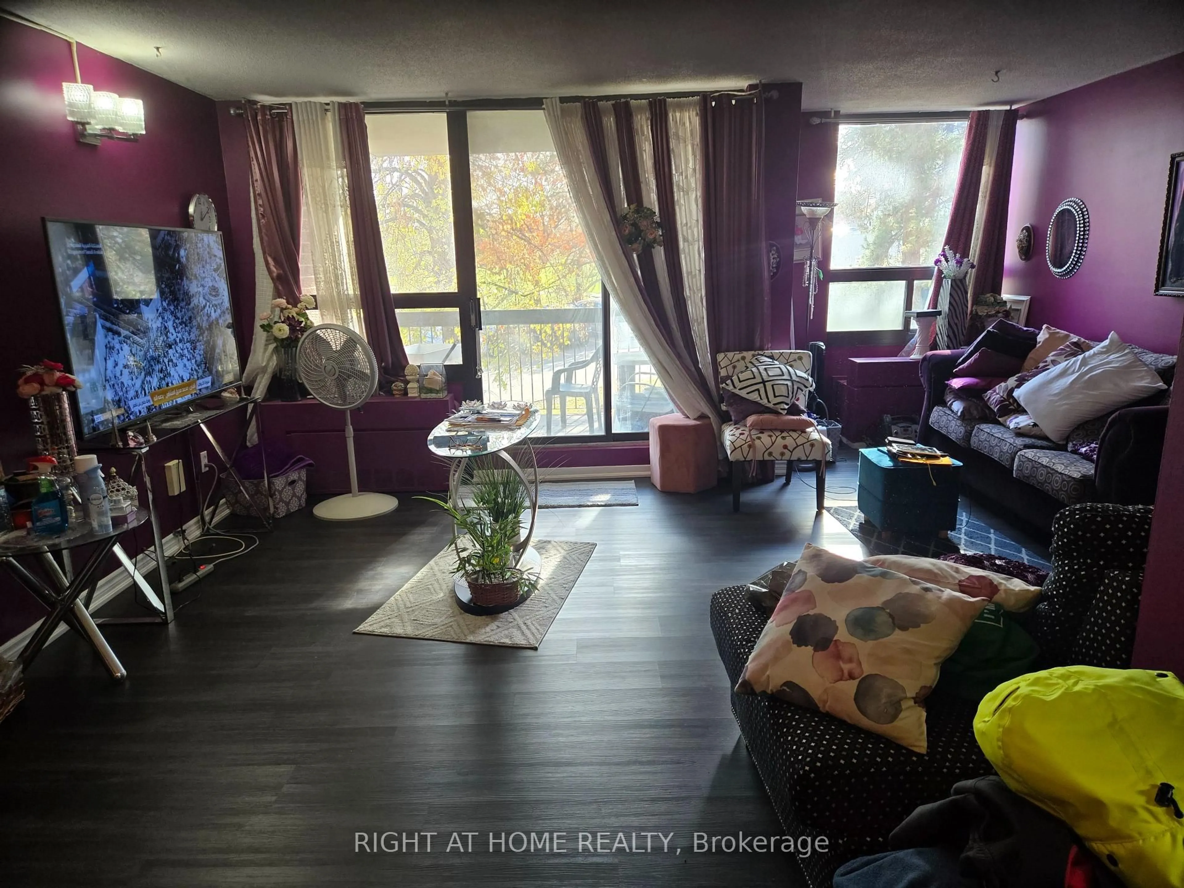 A pic of a room for 50 Mississauga Valley Blvd #114, Mississauga Ontario L5A 3S2