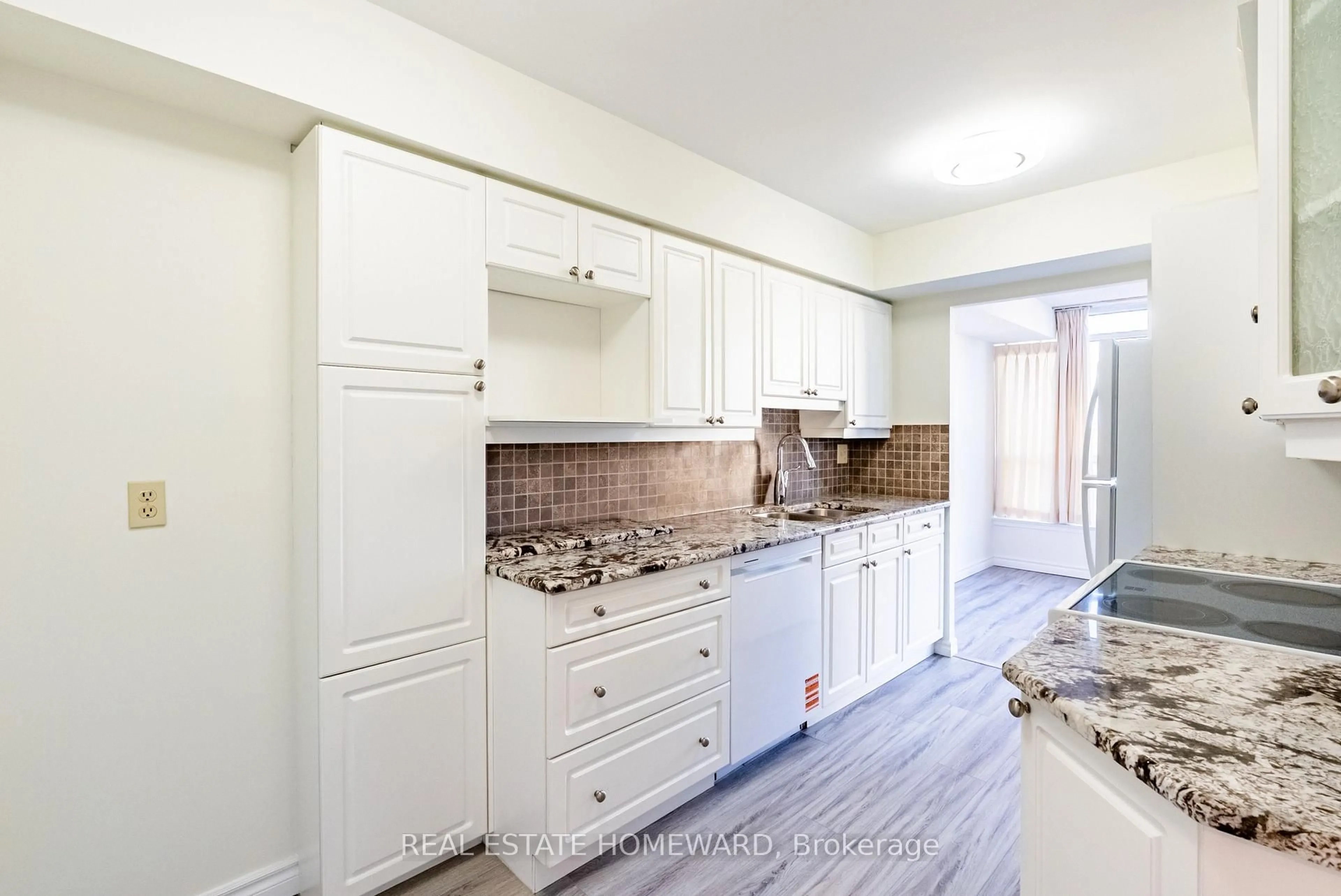 Open concept kitchen, unknown for 55 Elm Dr #1001, Mississauga Ontario L5B 3Z3